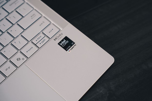 Điện thoại &lsquo;Ultra&rsquo; đ&atilde; qu&aacute; quen thuộc, vậy laptop &lsquo;Ultra&rsquo; sẽ như thế n&agrave;o? - Ảnh 3.