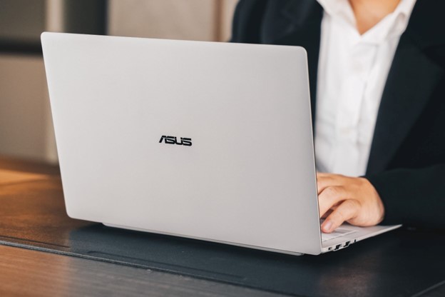 Điện thoại &lsquo;Ultra&rsquo; đ&atilde; qu&aacute; quen thuộc, vậy laptop &lsquo;Ultra&rsquo; sẽ như thế n&agrave;o? - Ảnh 5.