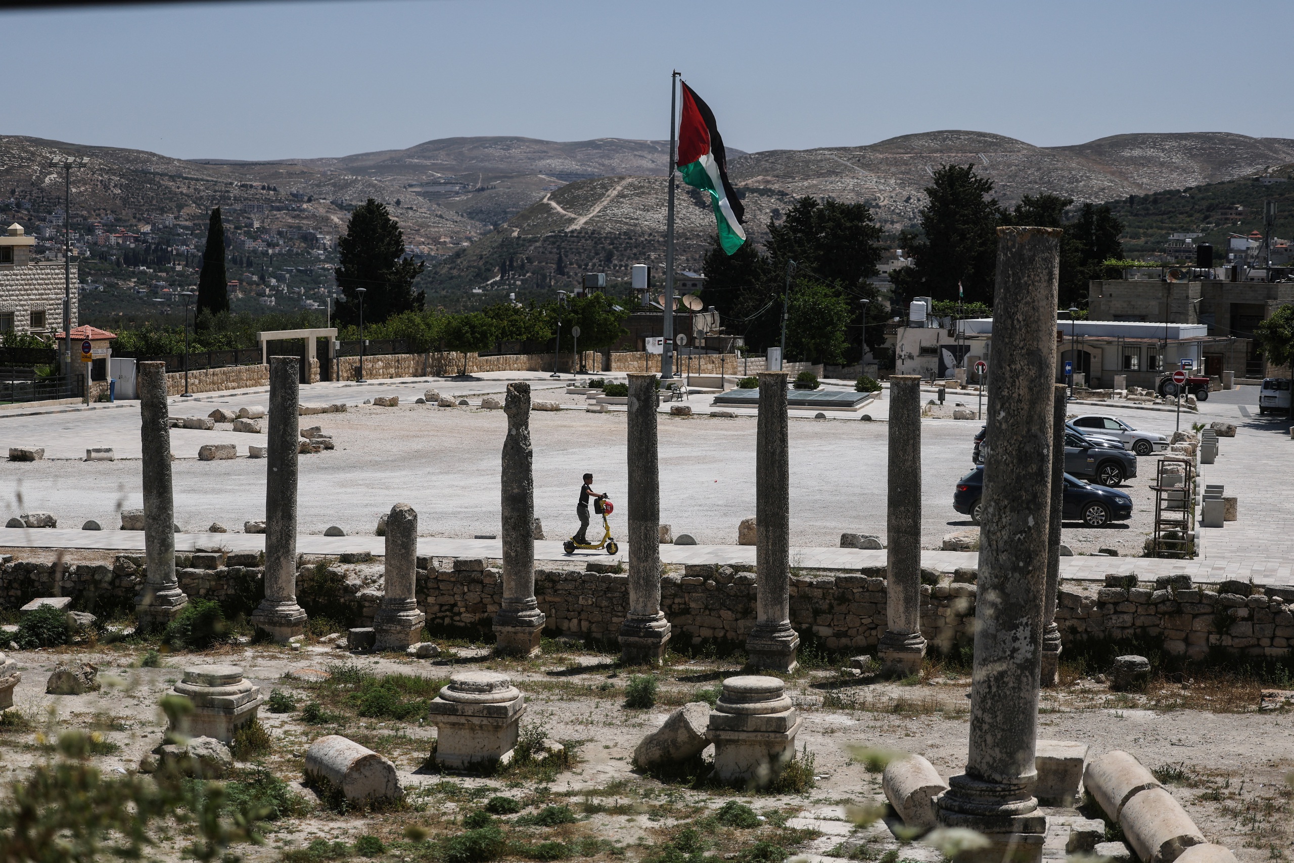 Israel ra dự luật kiểm so&aacute;t di chỉ cổ ở Bờ T&acirc;y, người Palestine phản đối - Ảnh 1.