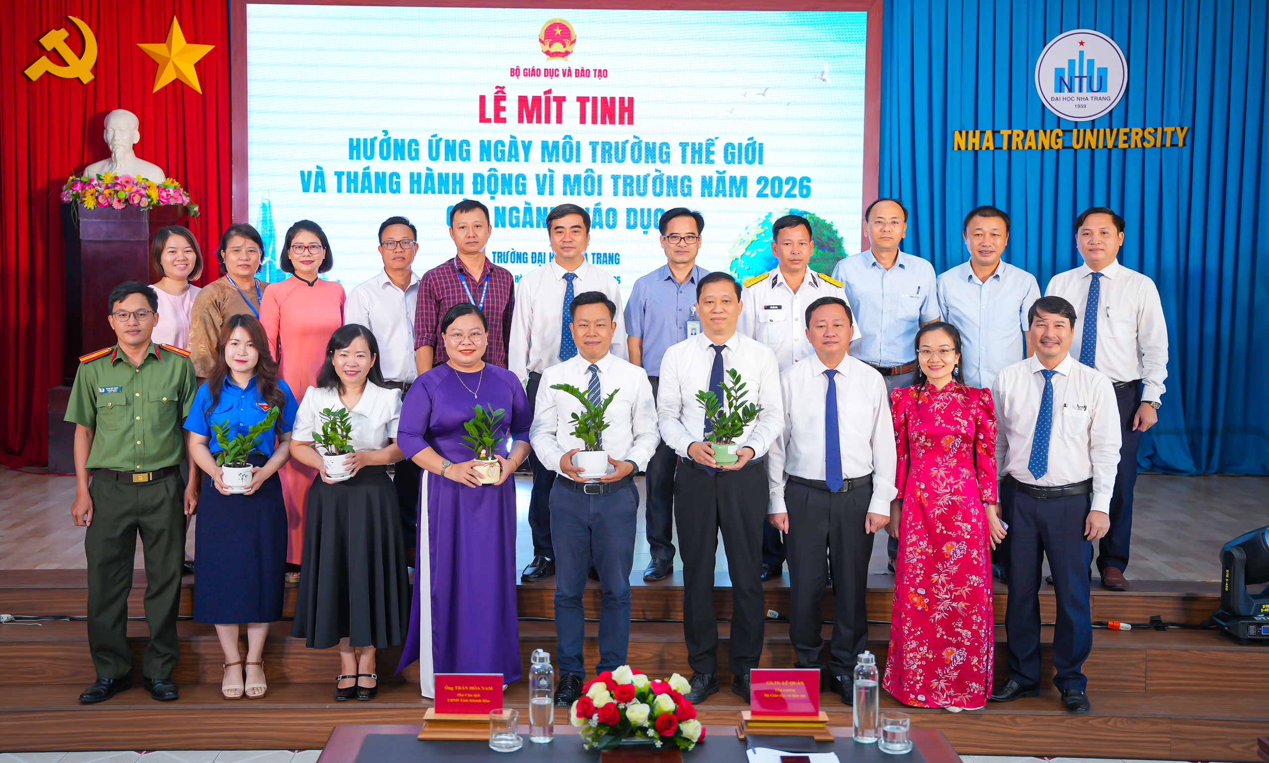 Bộ GD-ĐT phát động phong trào sống xanh trong trường học - Ảnh 5.