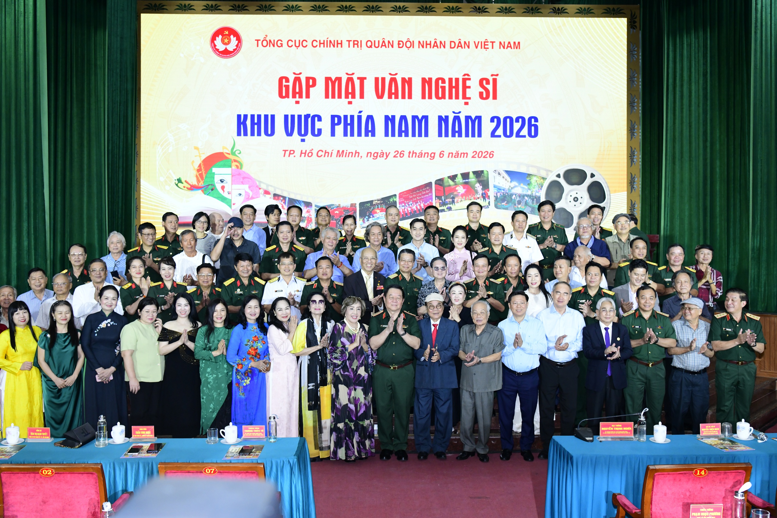 Đại tướng Nguyễn Trọng Nghĩa gặp mặt văn nghệ sĩ khu vực phía nam- Ảnh 3.