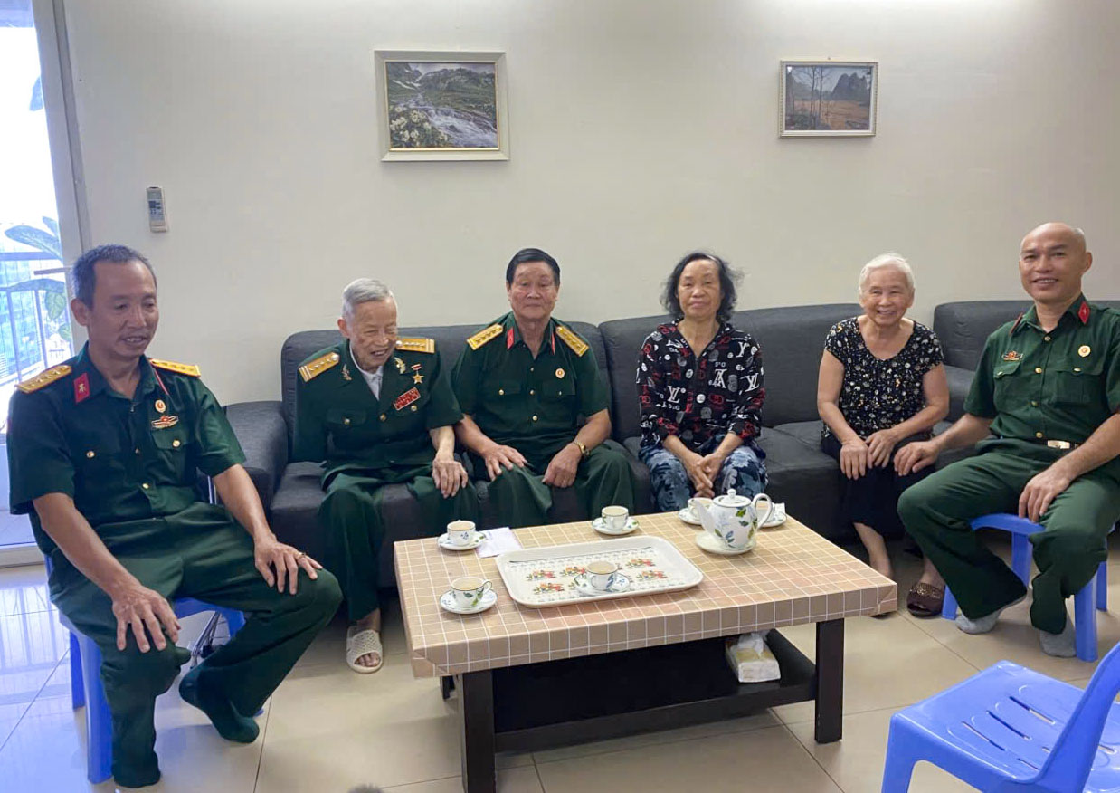 K&yacute; ức b&igrave;nh dị về Anh h&ugrave;ng La Văn Cầu- Ảnh 4.