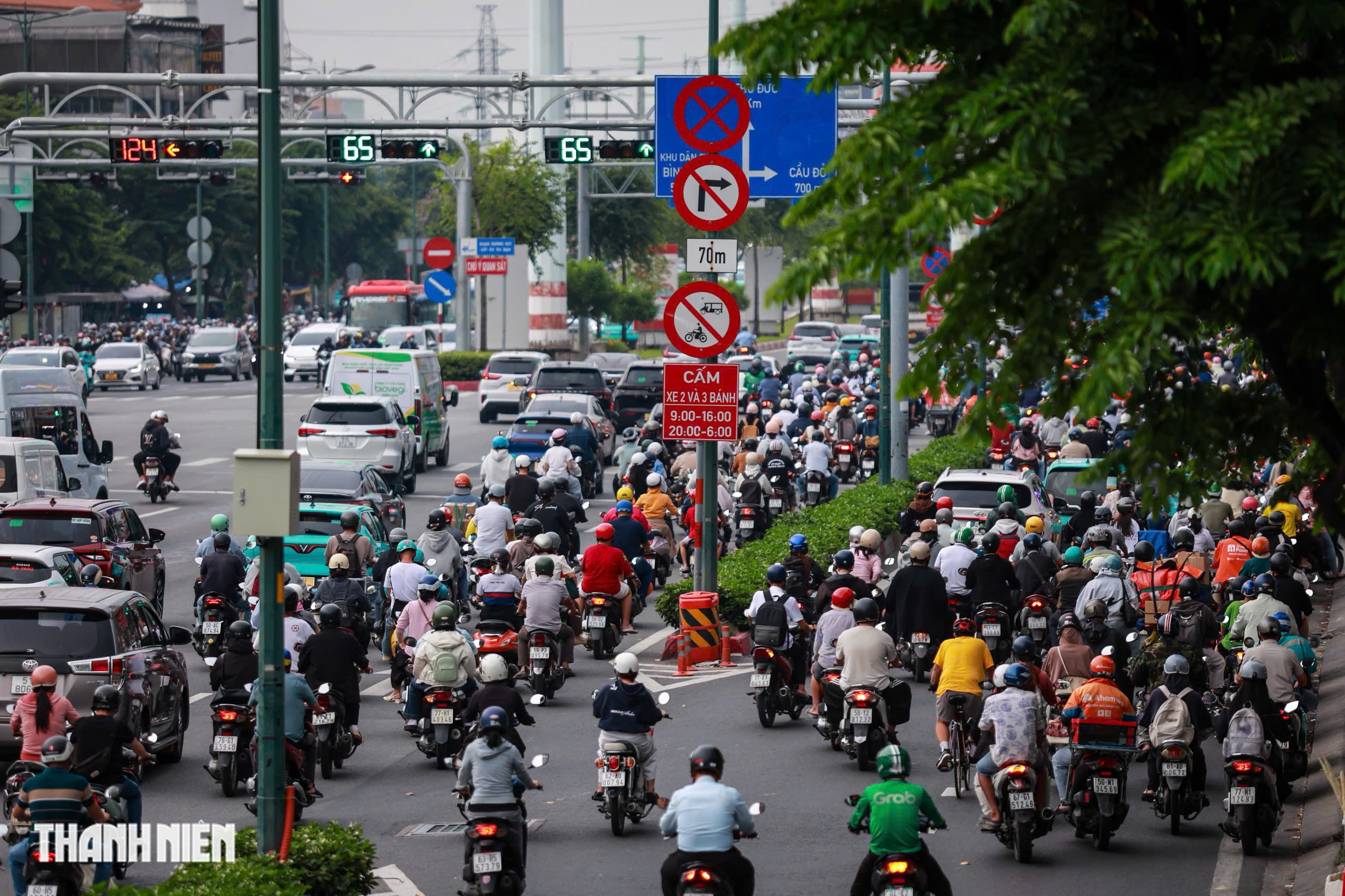 V&igrave; sao TP.HCM t&iacute;nh mở th&ecirc;m l&agrave;n cho xe m&aacute;y tr&ecirc;n đường Phạm Văn Đồng?- Ảnh 3.