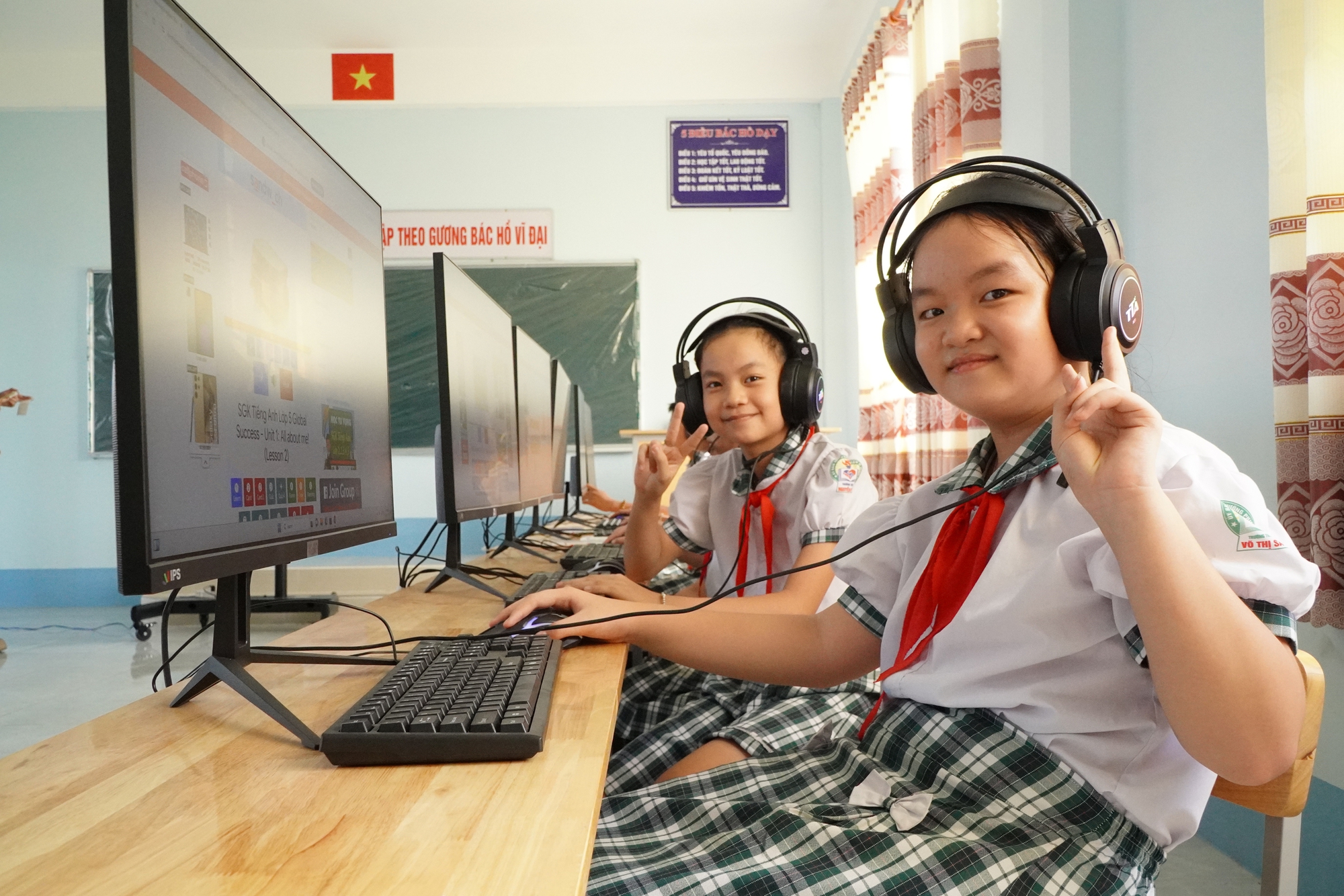 M&oacute;n qu&agrave; khiến học sinh nghỉ h&egrave; vẫn th&iacute;ch đến trường - Ảnh 2.