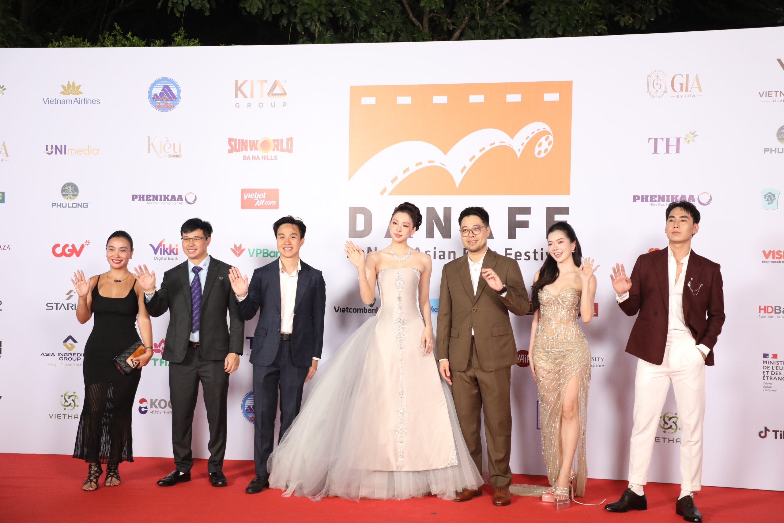 T&agrave;i tử H&agrave;n Quốc Ji Chang Wook c&ugrave;ng d&agrave;n sao 'đốt ch&aacute;y' thảm đỏ DANAFF IV- Ảnh 14.