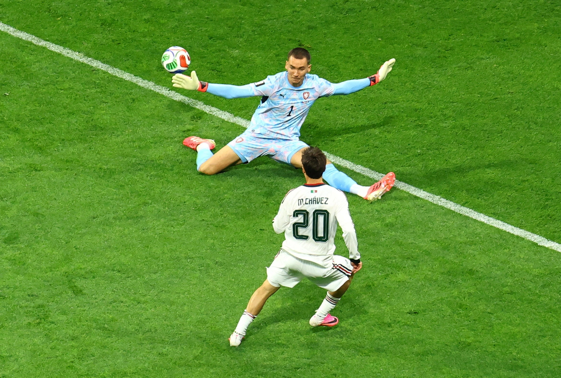 Messi sừng sững tốp 1, điểm cao nhất v&ograve;ng bảng World Cup 2026: Ronaldo xếp tận thứ... 202- Ảnh 6.