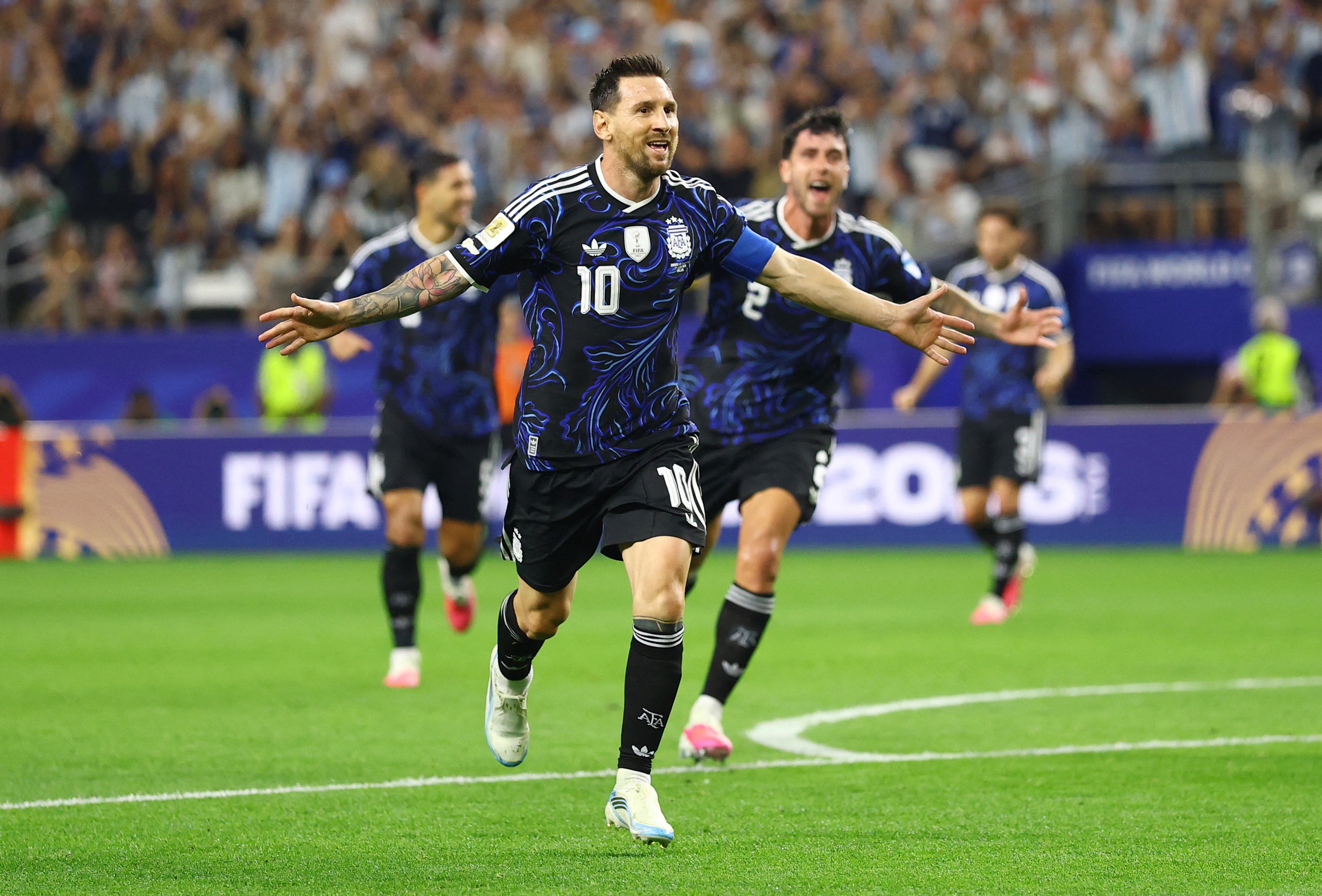 Messi chỉ mất 20 ph&uacute;t để lập th&ecirc;m kỷ lục World Cup: Si&ecirc;u phẩm đẹp như tranh vẽ- Ảnh 7.