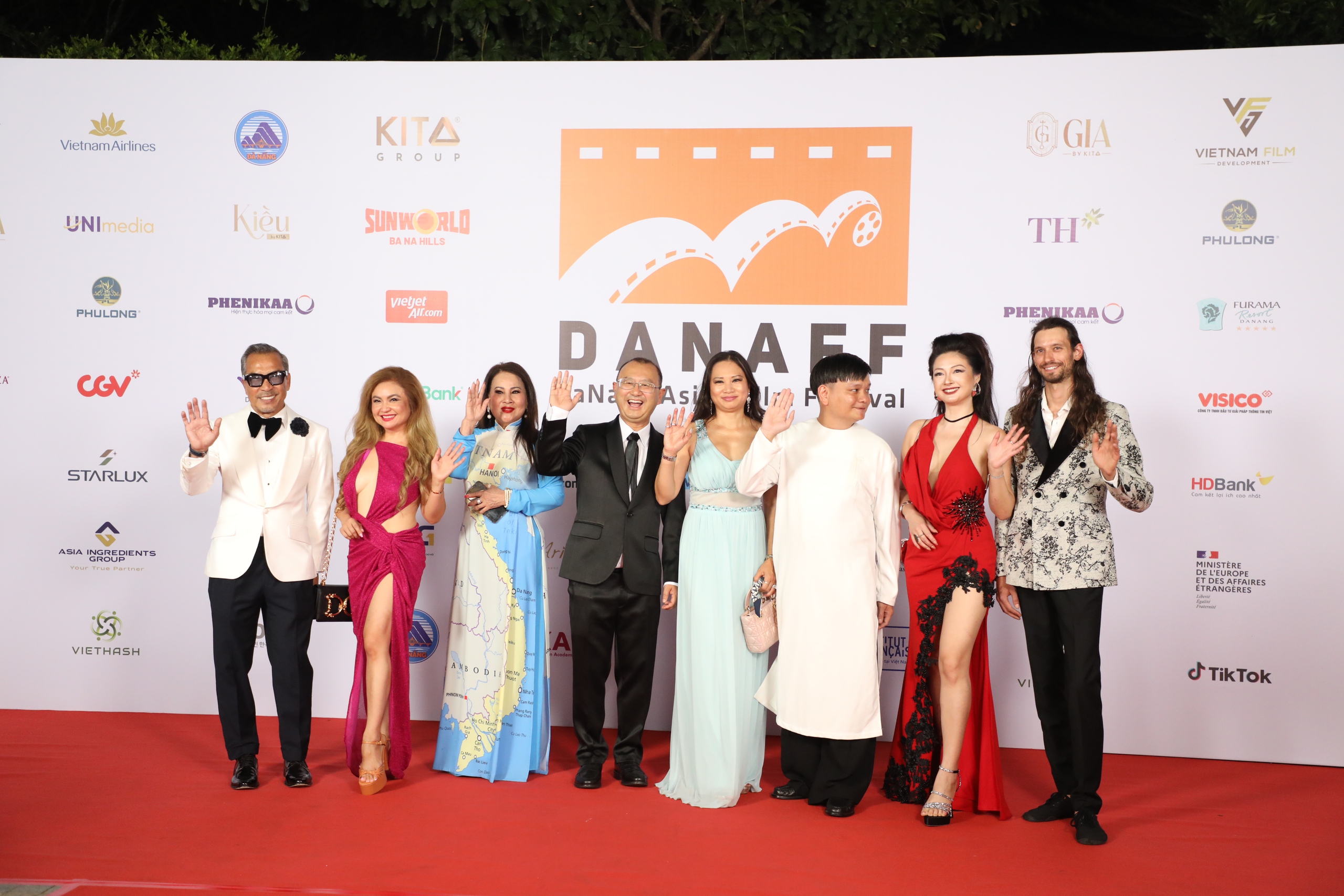 T&agrave;i tử H&agrave;n Quốc Ji Chang Wook c&ugrave;ng d&agrave;n sao 'đốt ch&aacute;y' thảm đỏ DANAFF IV- Ảnh 13.