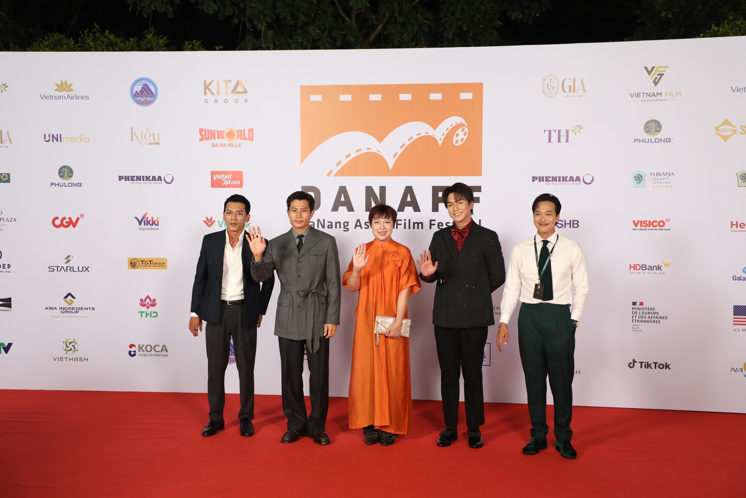 T&agrave;i tử H&agrave;n Quốc Ji Chang Wook c&ugrave;ng d&agrave;n sao 'đốt ch&aacute;y' thảm đỏ DANAFF IV- Ảnh 6.