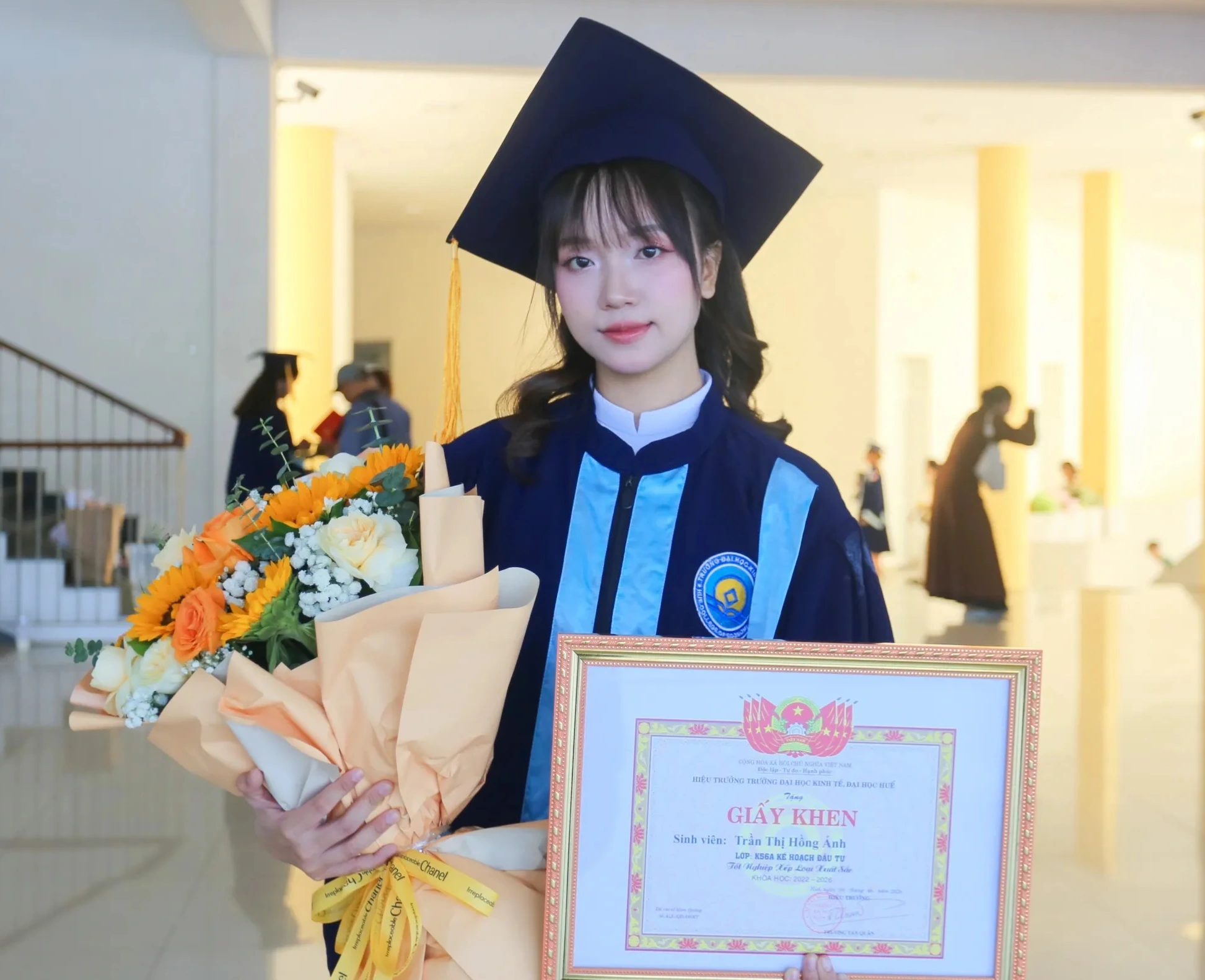 Nữ sinh nh&agrave; n&ocirc;ng Quảng Trị trở th&agrave;nh thủ khoa Trường ĐH Kinh tế - ĐH Huế  - Ảnh 4.