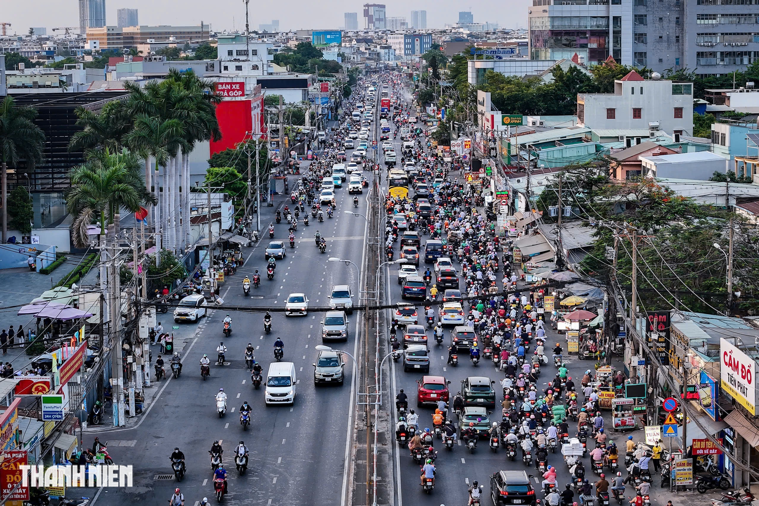 Quốc lộ 13: V&igrave; sao TP.HCM muốn t&aacute;ch ri&ecirc;ng l&agrave;n &ocirc; t&ocirc; v&agrave; xe m&aacute;y? - Ảnh 1.