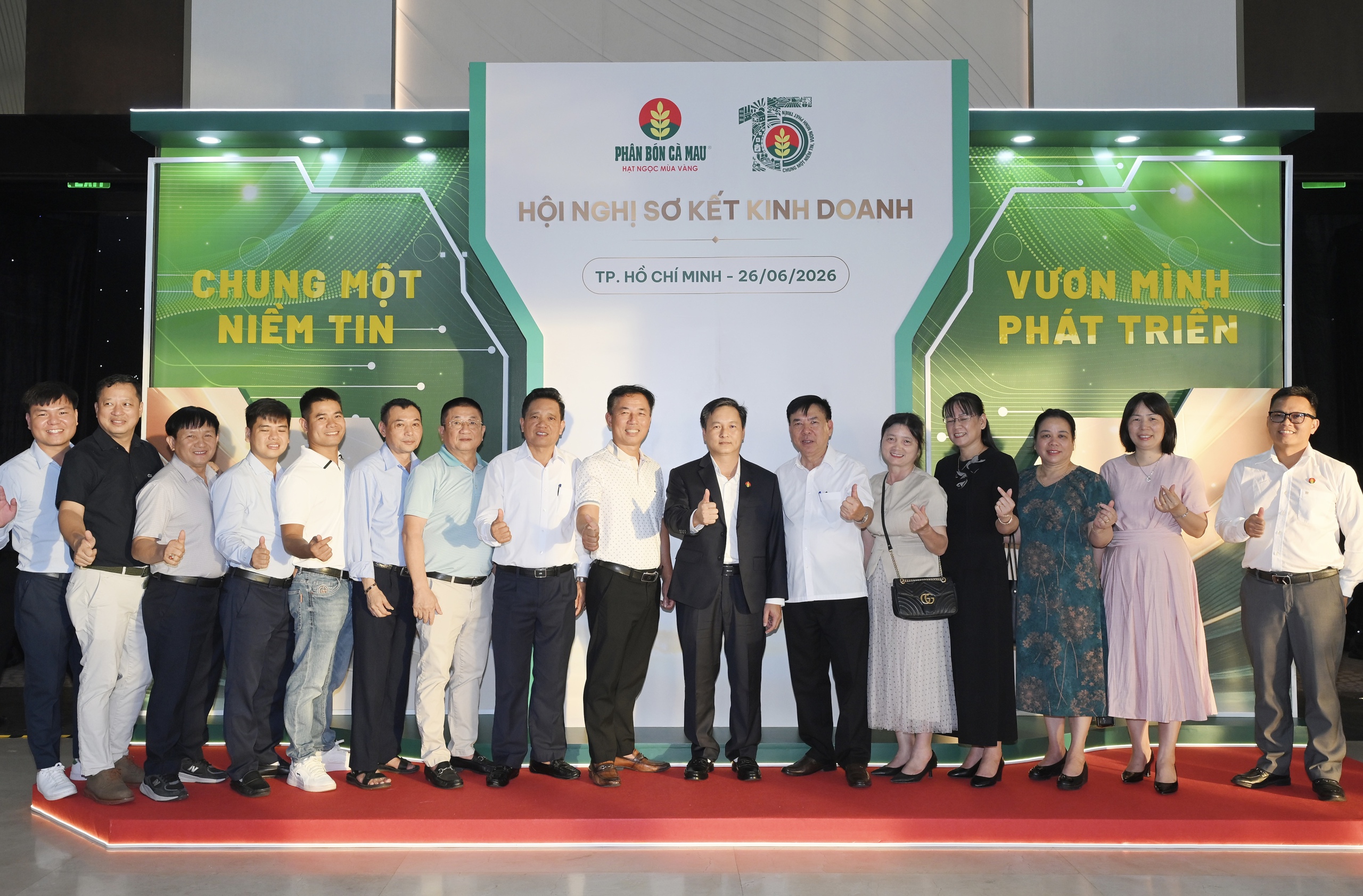 Phân bón Cà Mau vượt xa kế hoạch kinh doanh 6 tháng - Ảnh 1.