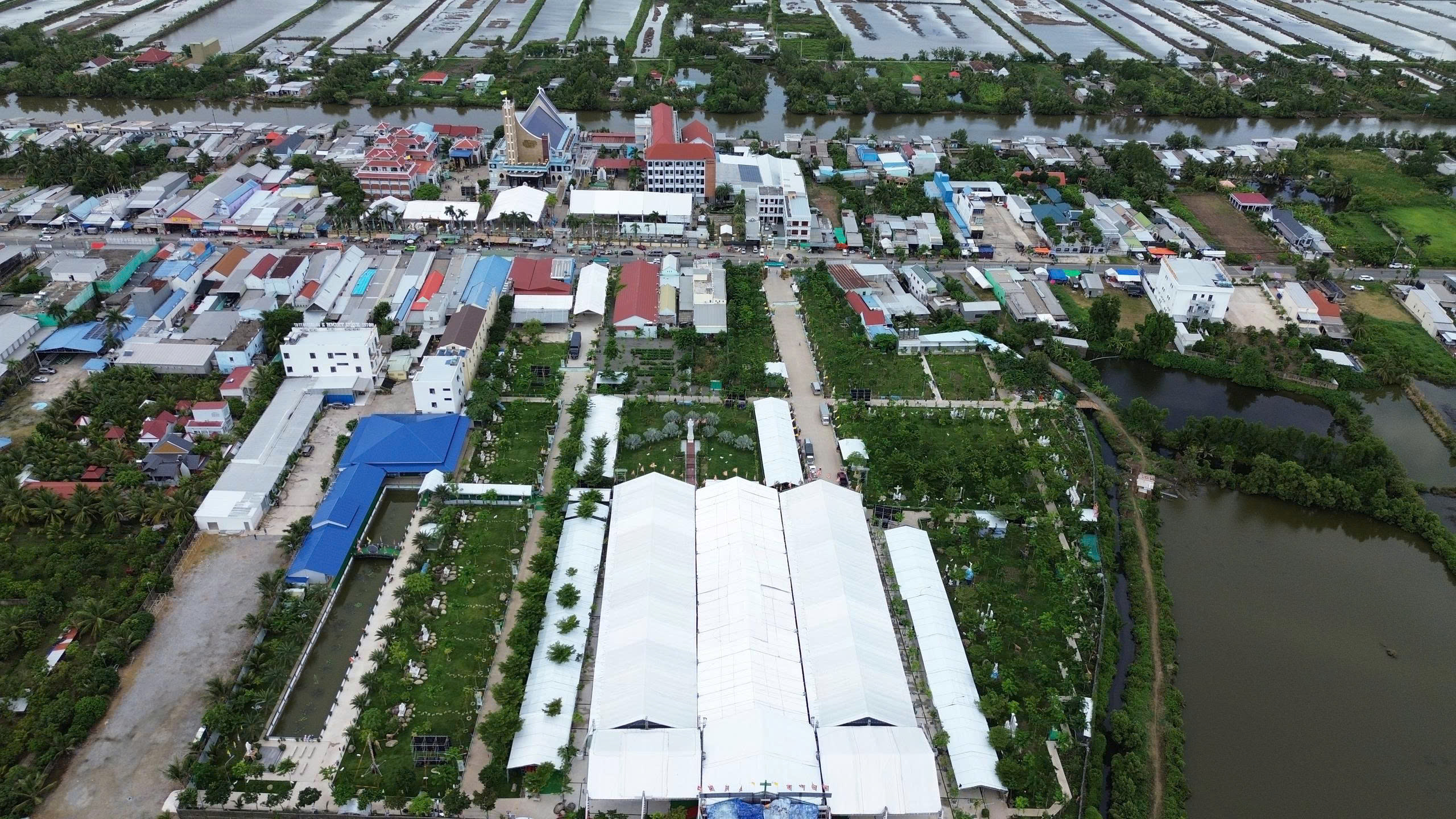 Quảng trường lễ tuy&ecirc;n ch&acirc;n phước Cha Trương Bửu Diệp sẵn s&agrave;ng đ&oacute;n đại lễ lịch sử- Ảnh 1.
