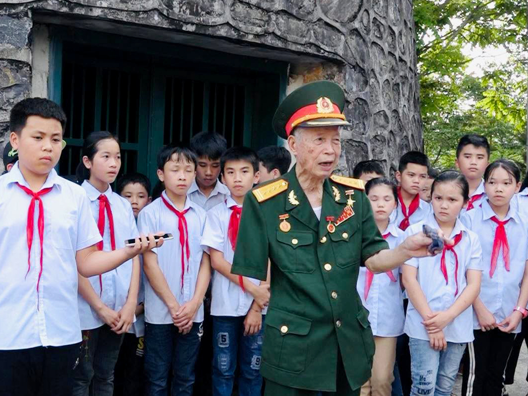 Vĩ đại trong cống hiến, b&igrave;nh dị trong đời thường l&agrave;m n&ecirc;n tầm v&oacute;c La Văn Cầu - Ảnh 1.