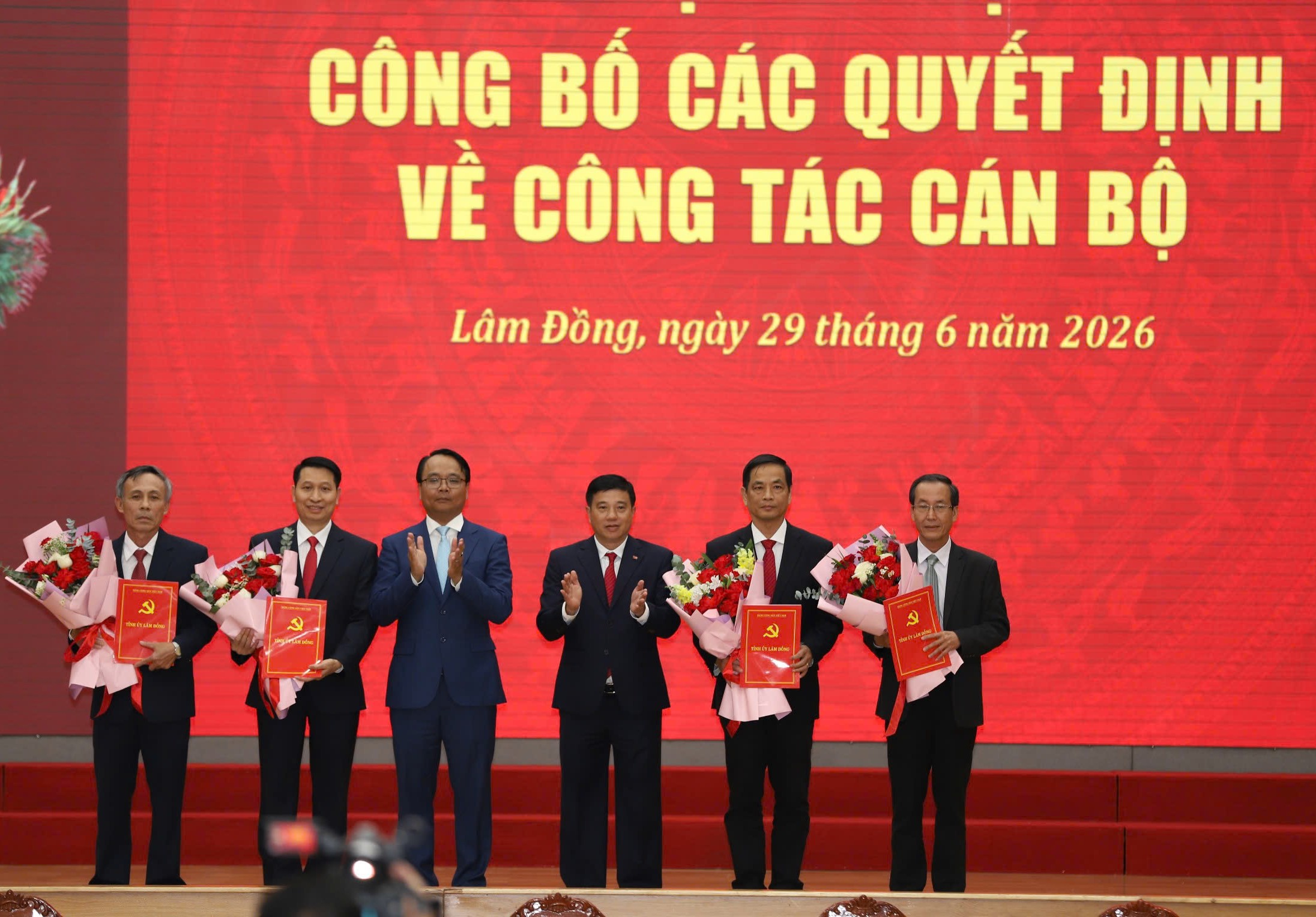 Lâm Đồng tiếp tục điều động, bổ nhiệm nhiều cán bộ chủ chốt- Ảnh 1.