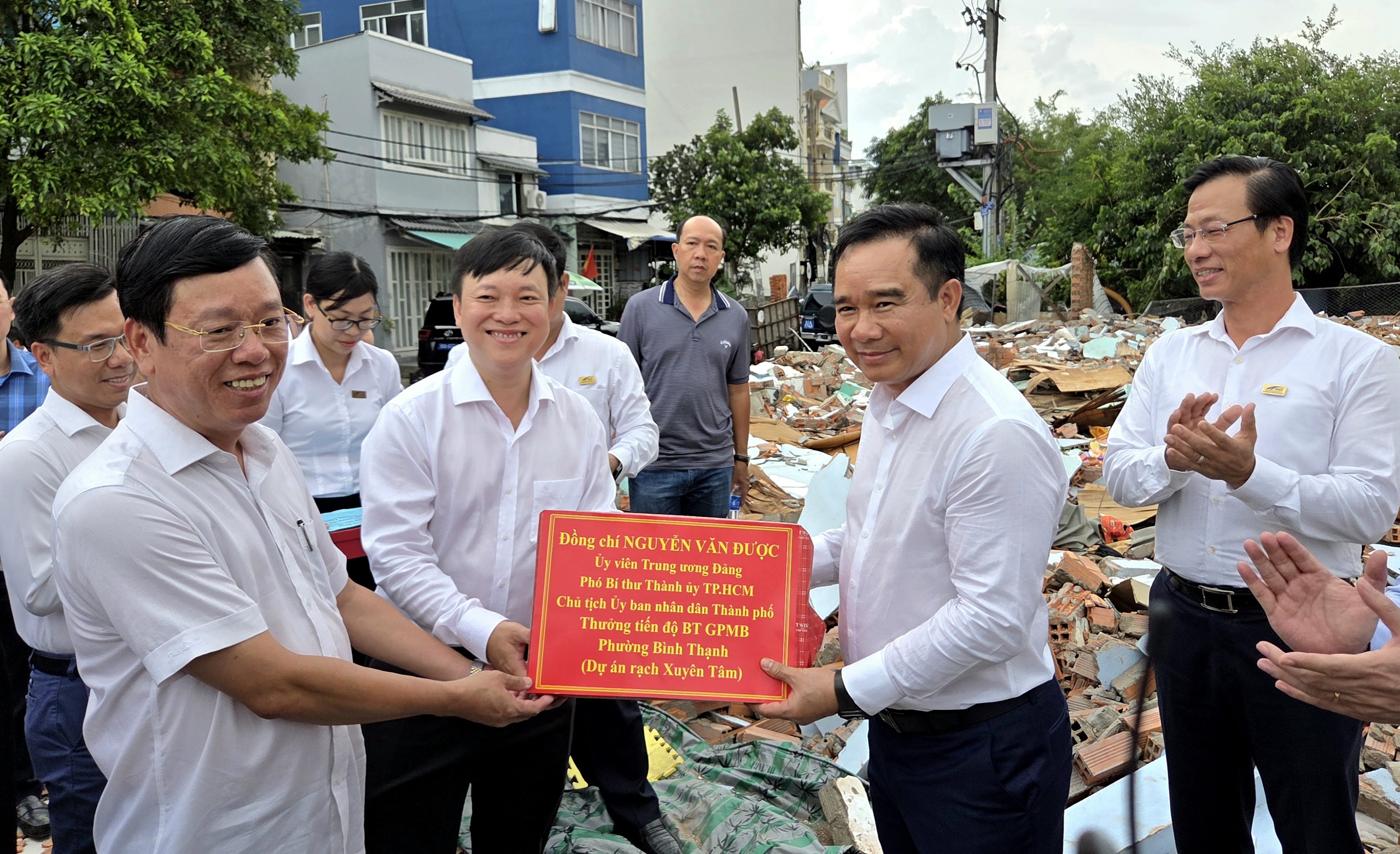 Chủ tịch TP.HCM yêu cầu hoàn thành dự án rạch Xuyên Tâm cuối năm 2027 - Ảnh 2.