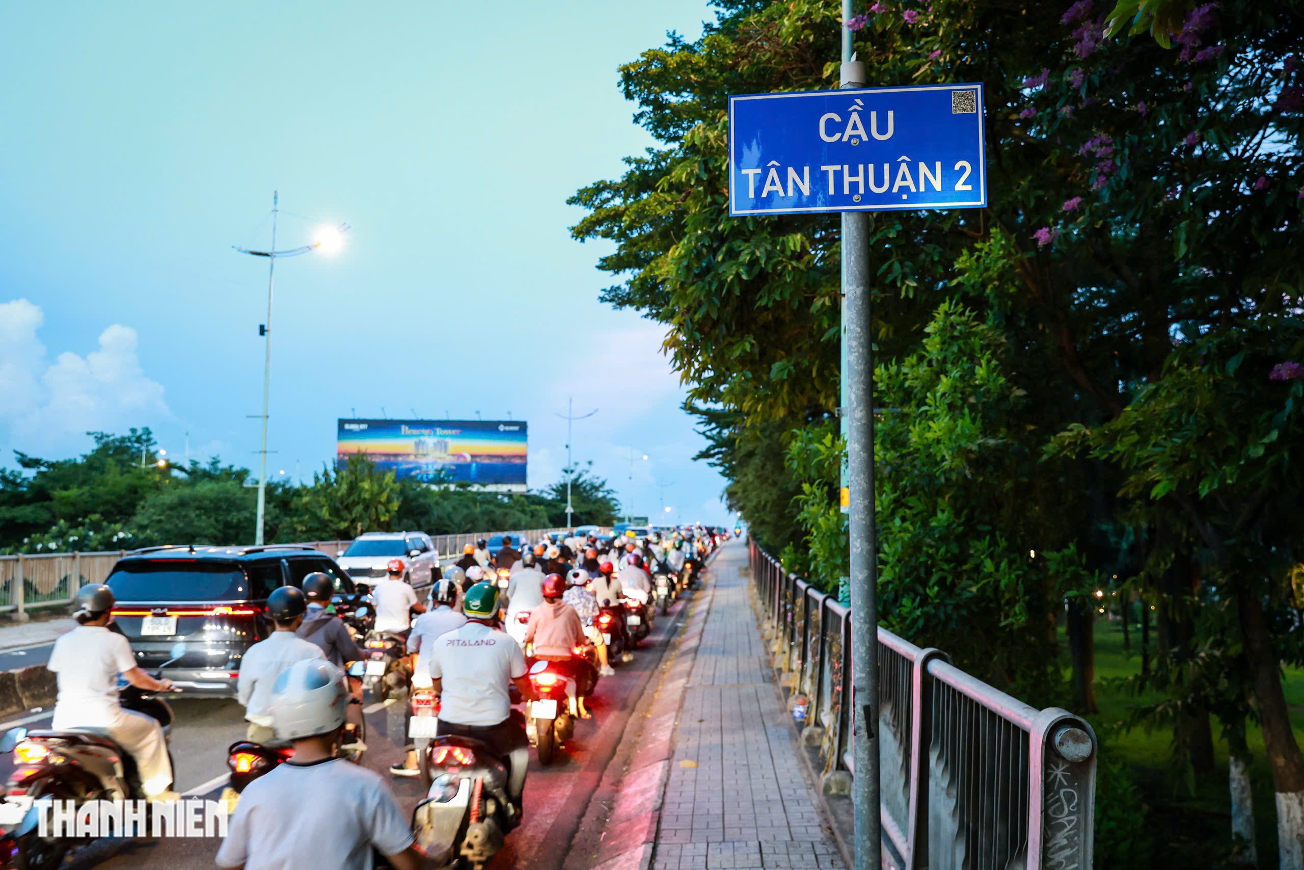 Đường Nguyễn Tất Thành thường xuyên ùn ứ sắp mở rộng lên 8 - 10 làn xe - Ảnh 6.
