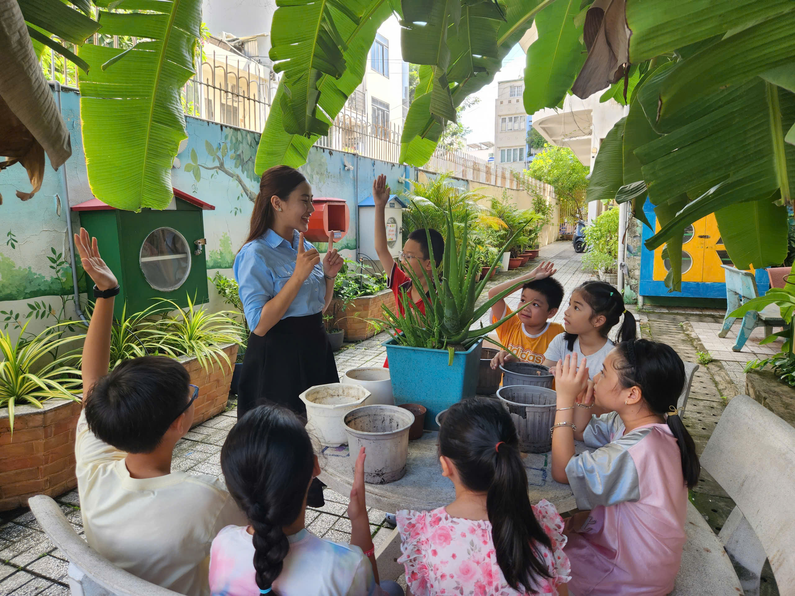 Nghỉ hè ở TP.HCM: Học miễn phí nhảy hiện đại, kỹ năng sống trong trường - Ảnh 1.