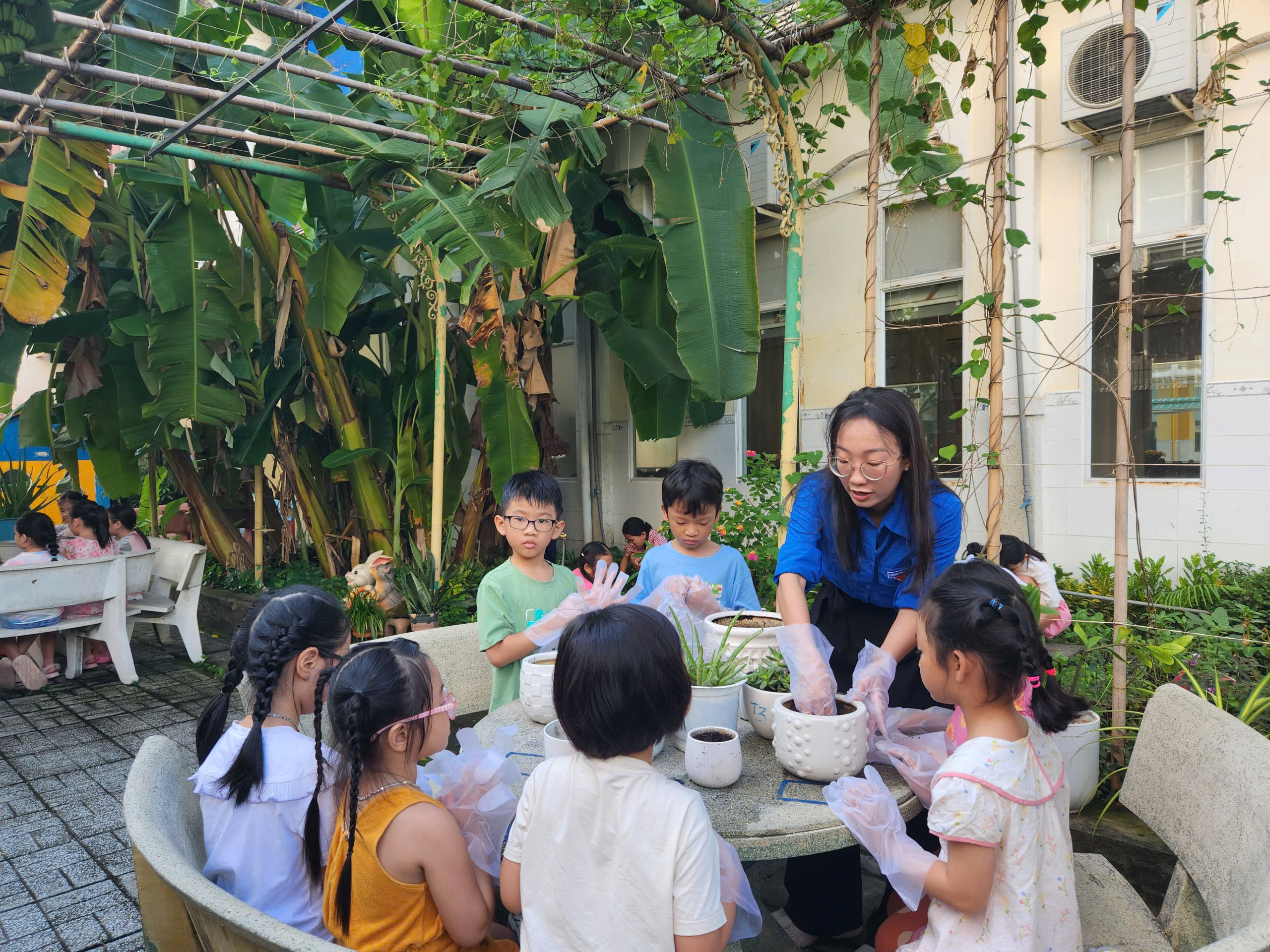 Nghỉ hè ở TP.HCM: Học miễn phí nhảy hiện đại, kỹ năng sống trong trường - Ảnh 3.