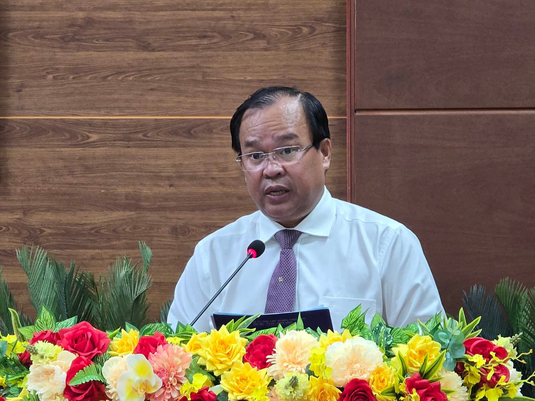 Cà Mau rút ngắn thời gian giải quyết 1.900 thủ tục hành chính cho dân doanh nghiệp   - Ảnh 1.