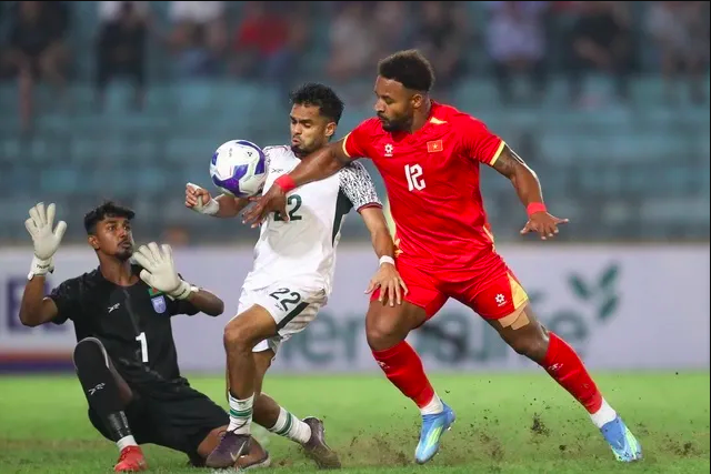 Báo Indonesia lo ngại dàn tiền đạo nhập tịch của Việt Nam, cảnh báo nóng đội nhà trước AFF Cup
- Ảnh 1.