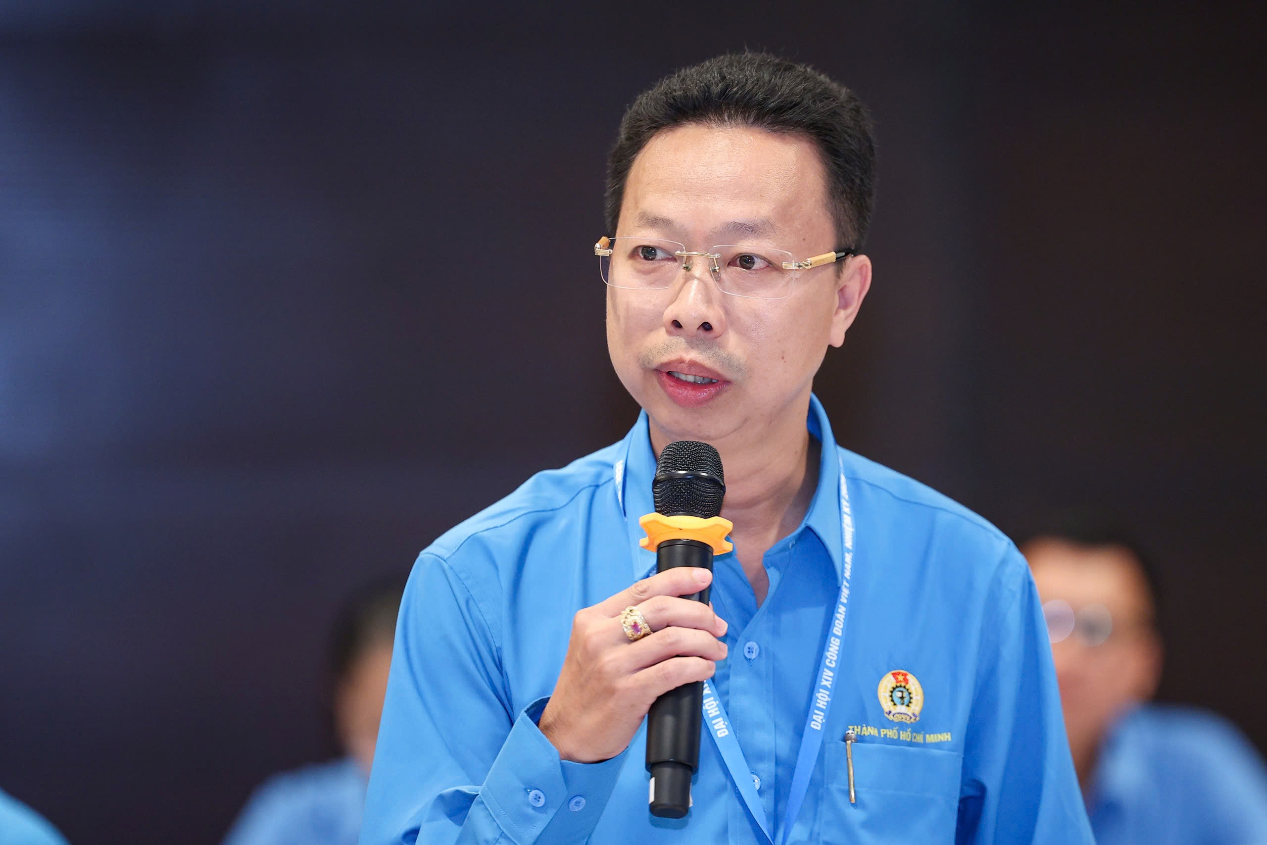 Người lao động không chỉ cần lương - Ảnh 2.