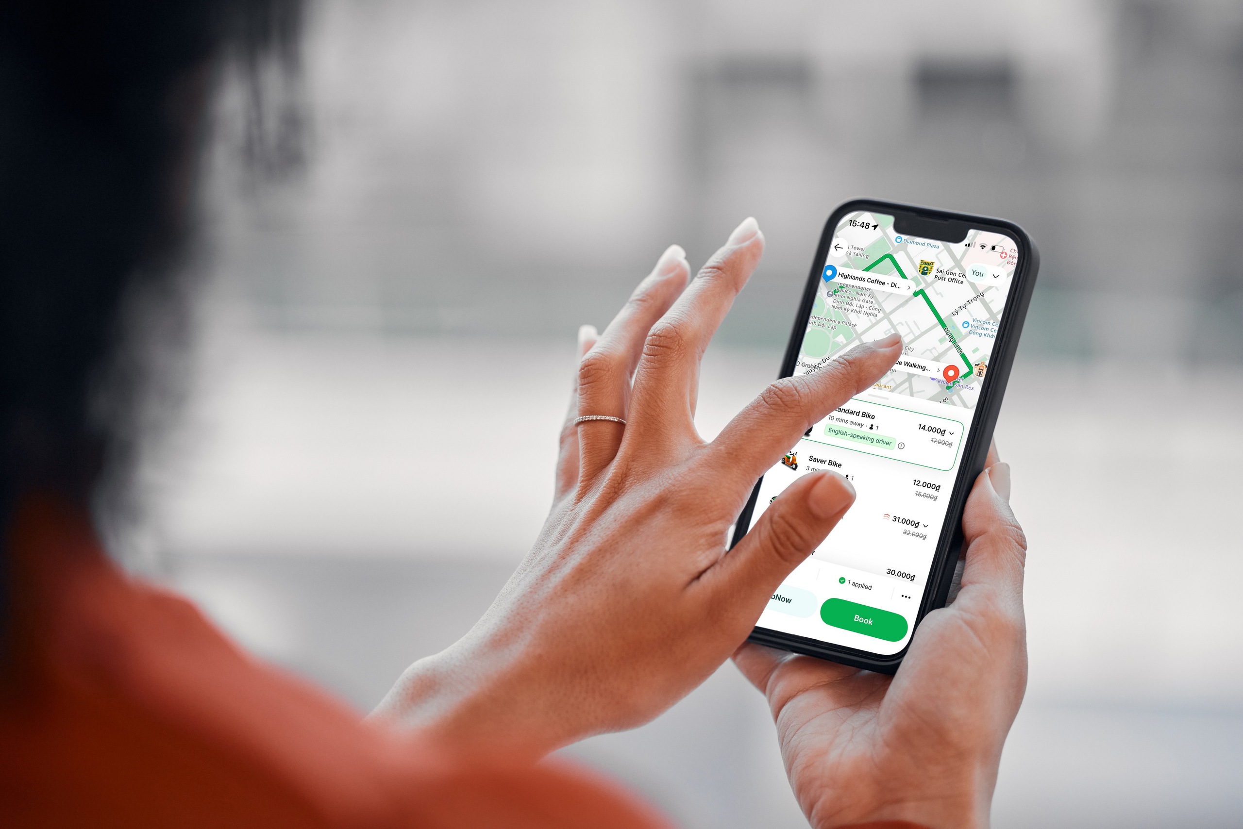 Chuyện nghề của những bác tài Grab tự tin chở khách quốc tế - Ảnh 2.