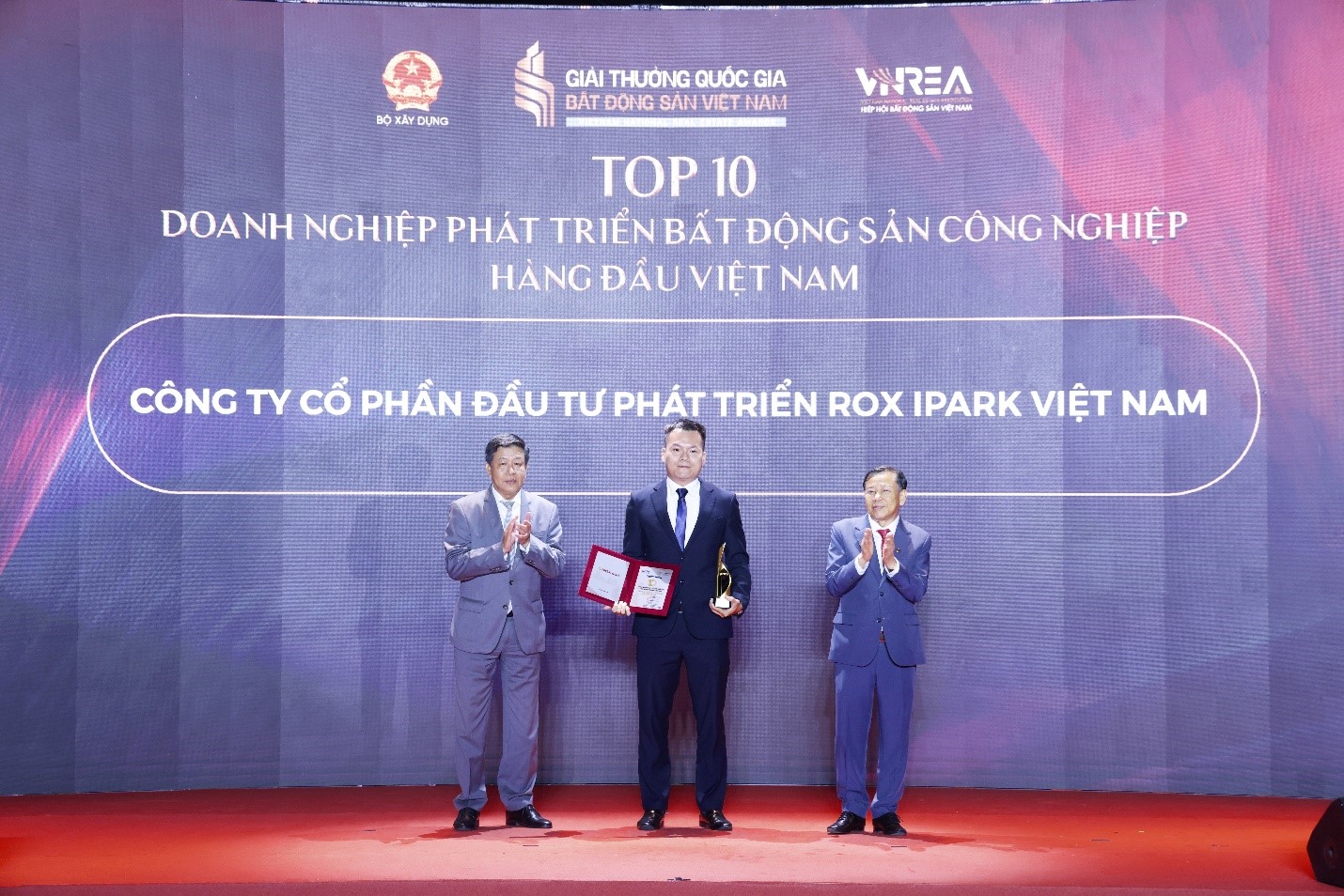 ROX iPark giành cú đúp tại Giải thưởng quốc gia Bất động sản Việt Nam- Ảnh 1. ROX iPark giành cú đúp tại Giải thưởng quốc gia Bất động sản Việt Nam- Ảnh 1.