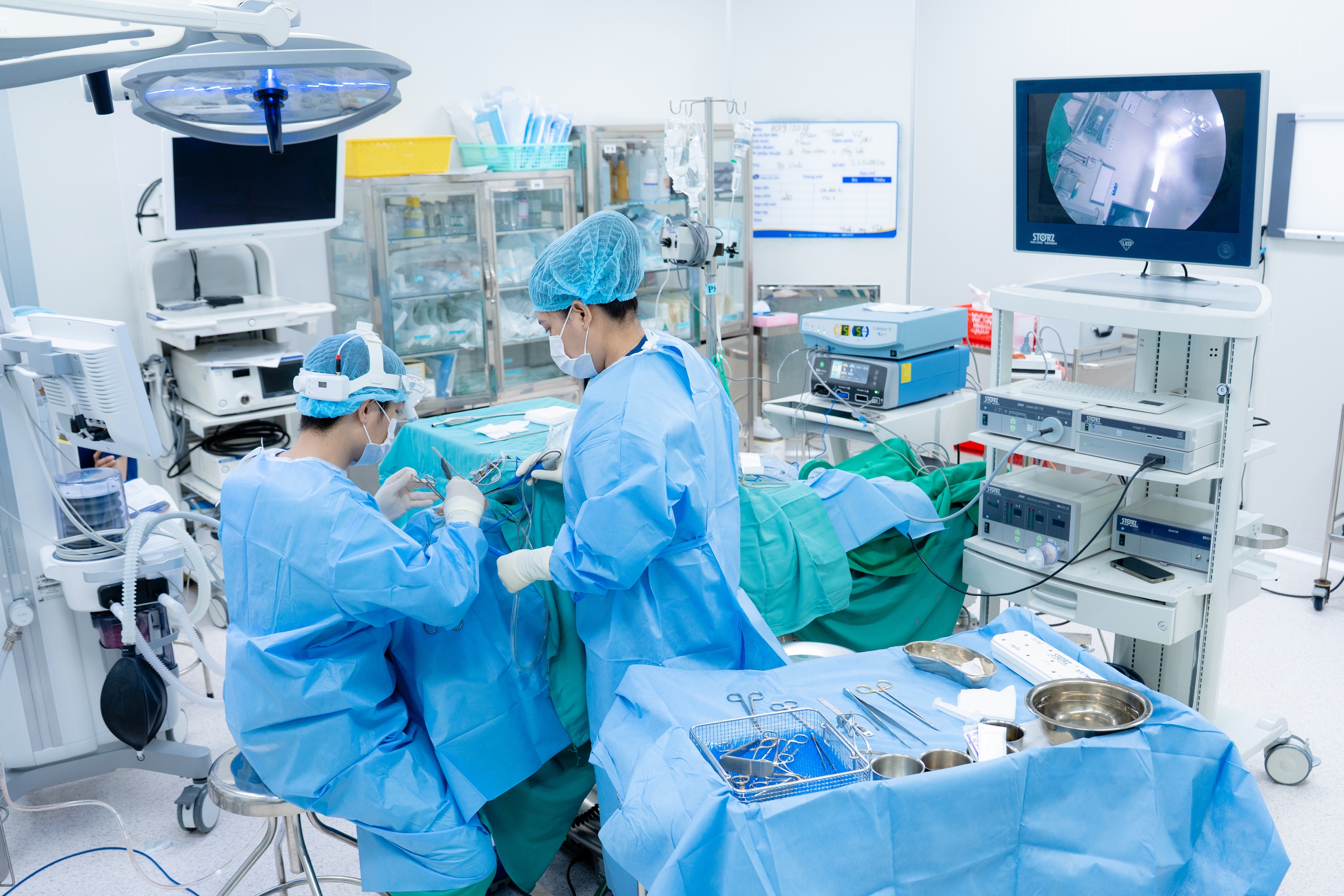 Cuộc giải cứu nghẹt thở người đàn ông ngoại quốc lúc nửa đêm - Ảnh 2.