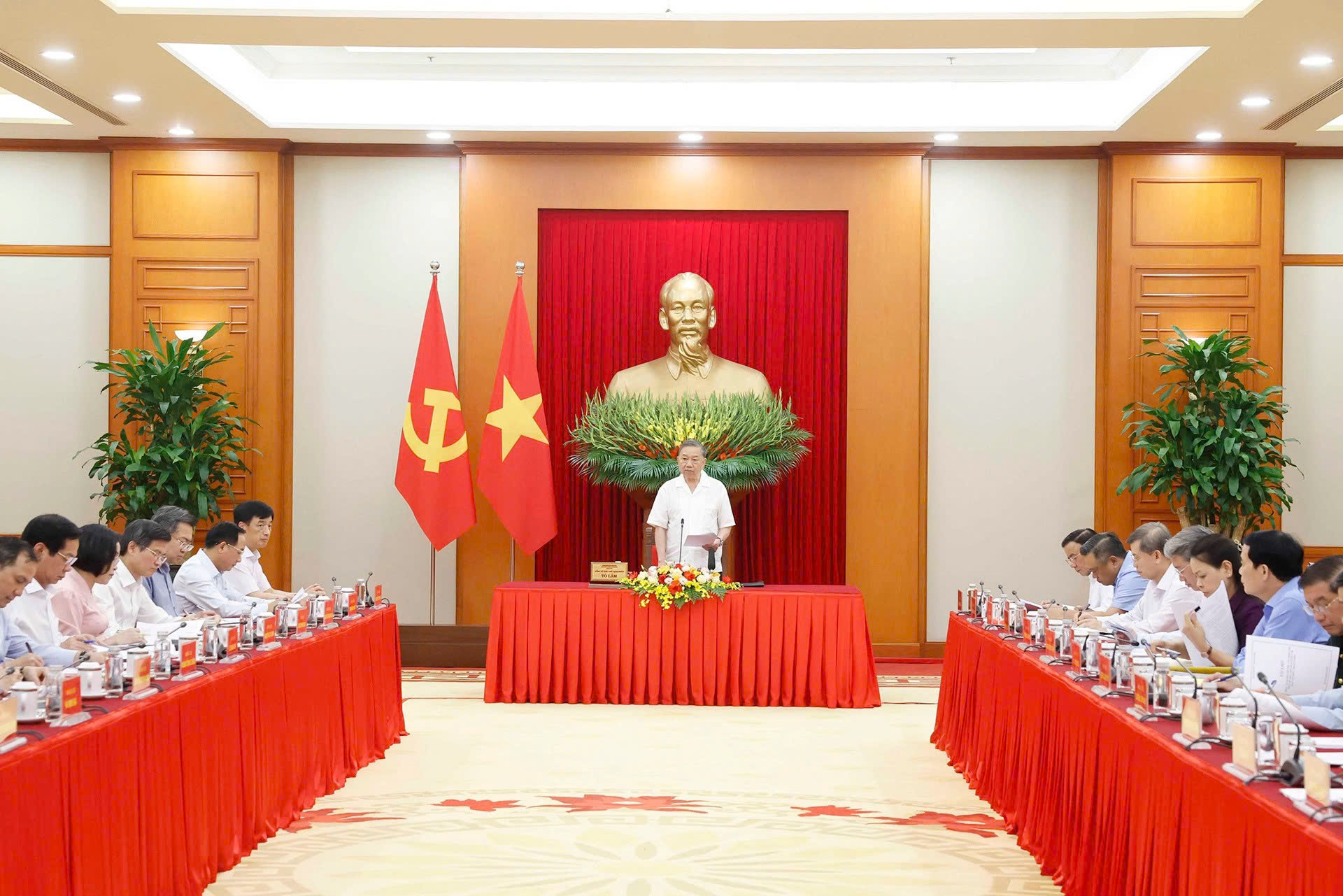 Chống trì trệ, né tránh, đùn đẩy, vô cảm trước yêu cầu chính đáng của nhân dân- Ảnh 2.