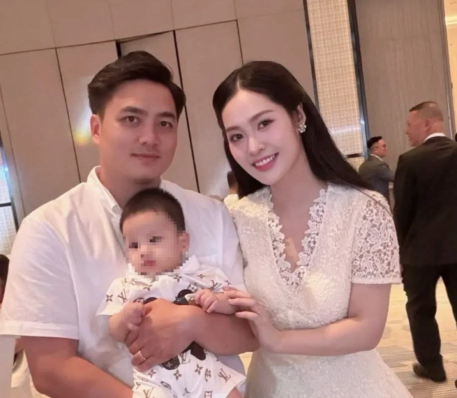 Hoa hậu đi xin việc khi con mới 5 th&aacute;ng tuổi, x&uacute;c động c&acirc;u chuyện ph&iacute;a sau - Ảnh 1.