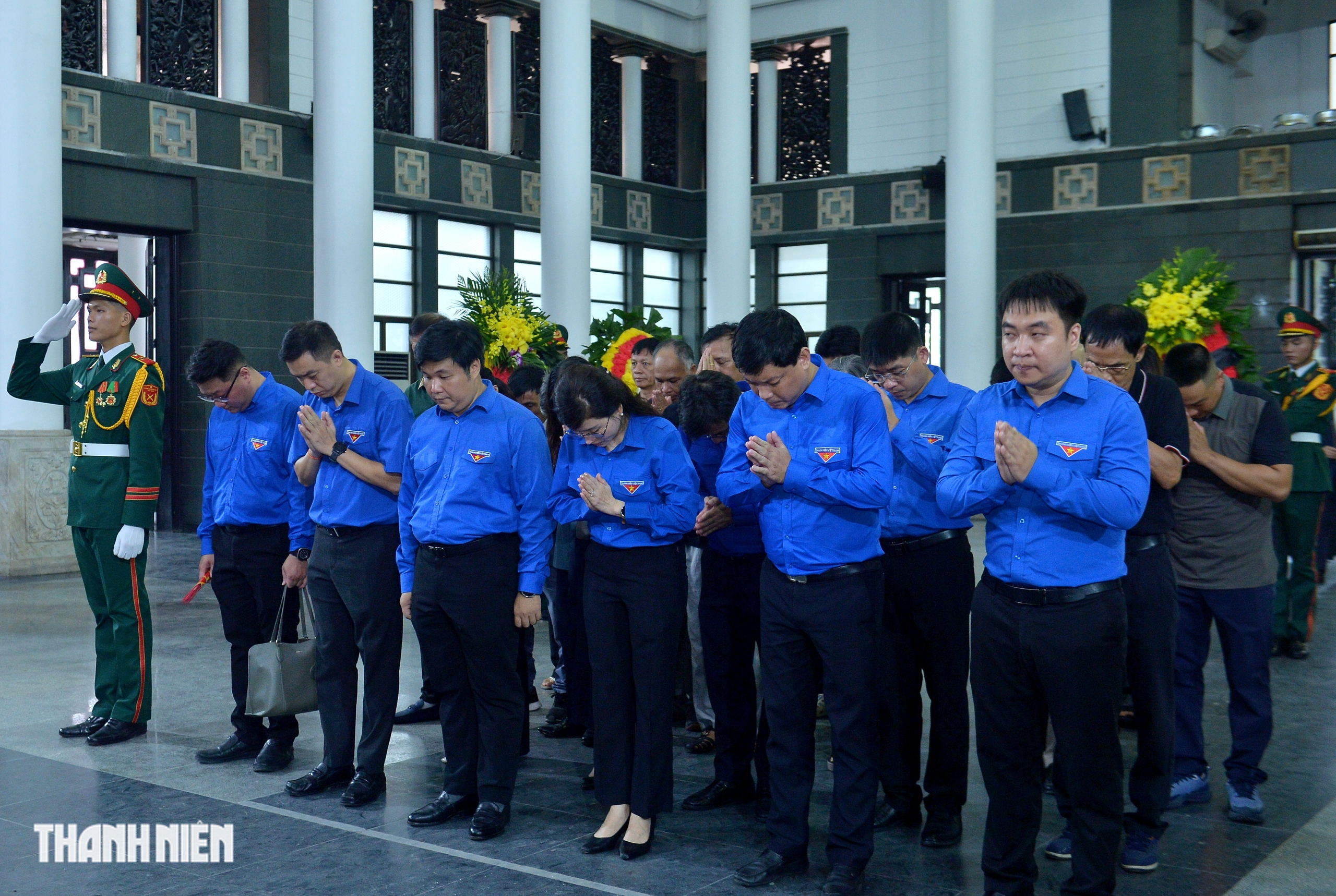 Nước mắt tiễn biệt Anh h&ugrave;ng La Văn Cầu - Ảnh 10.