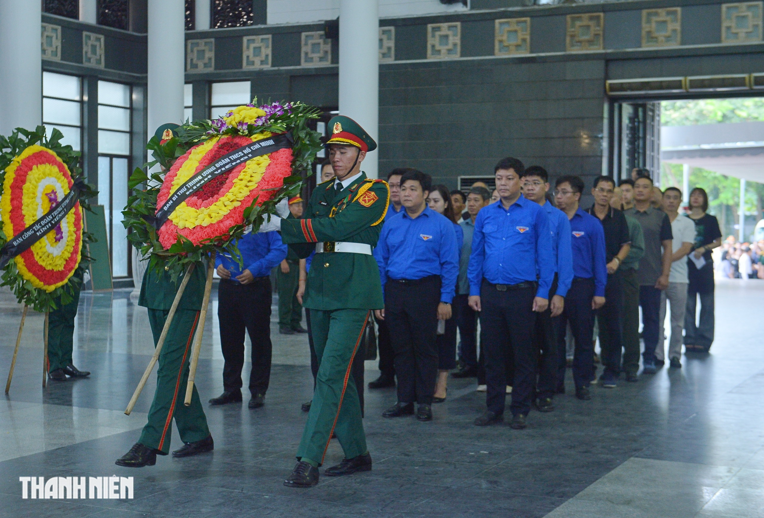 Nước mắt tiễn biệt Anh h&ugrave;ng La Văn Cầu - Ảnh 9.