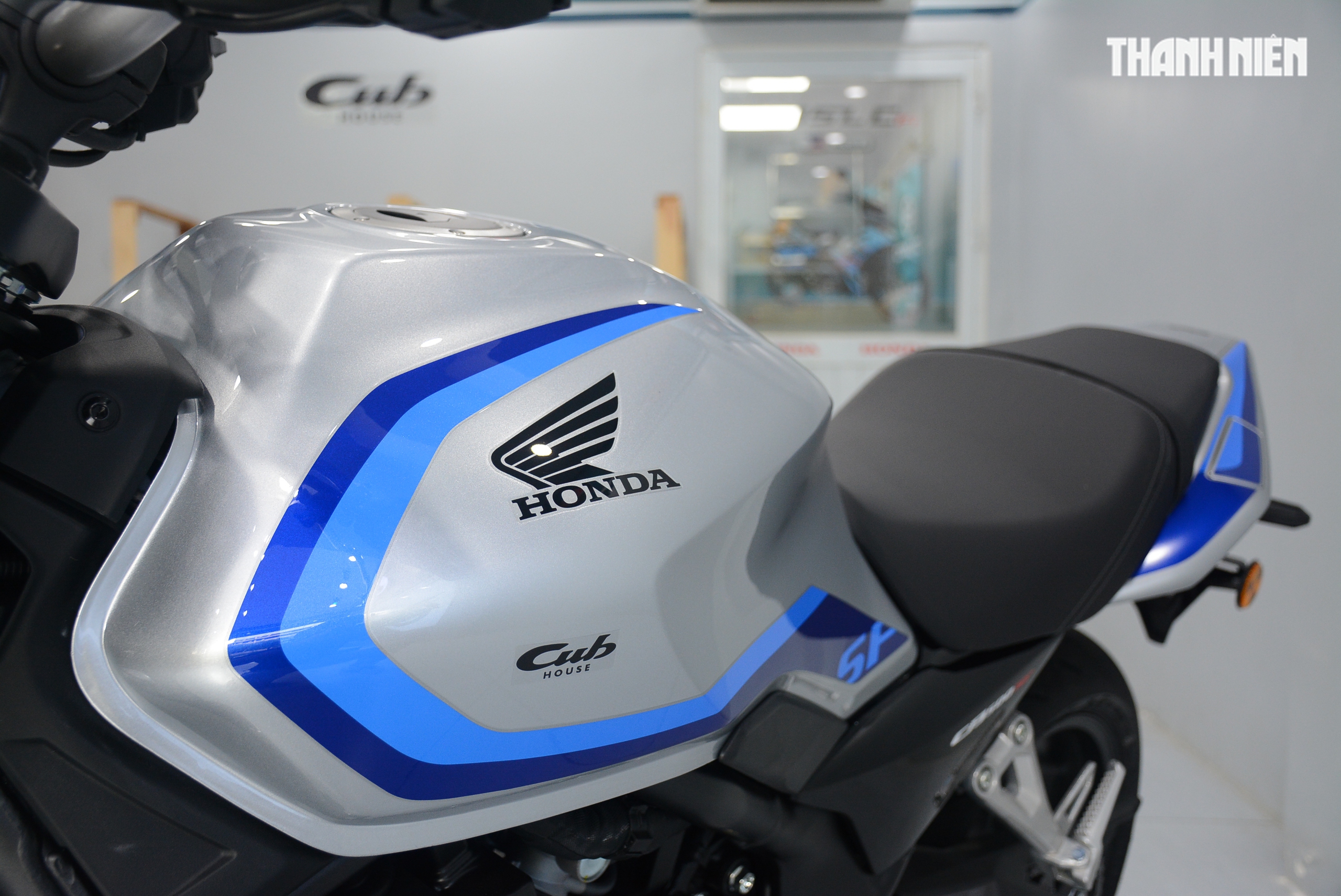 Honda CB500SF Super Four 2026 đầu ti&ecirc;n về Việt Nam, gi&aacute; từ 285 triệu đồng- Ảnh 6.