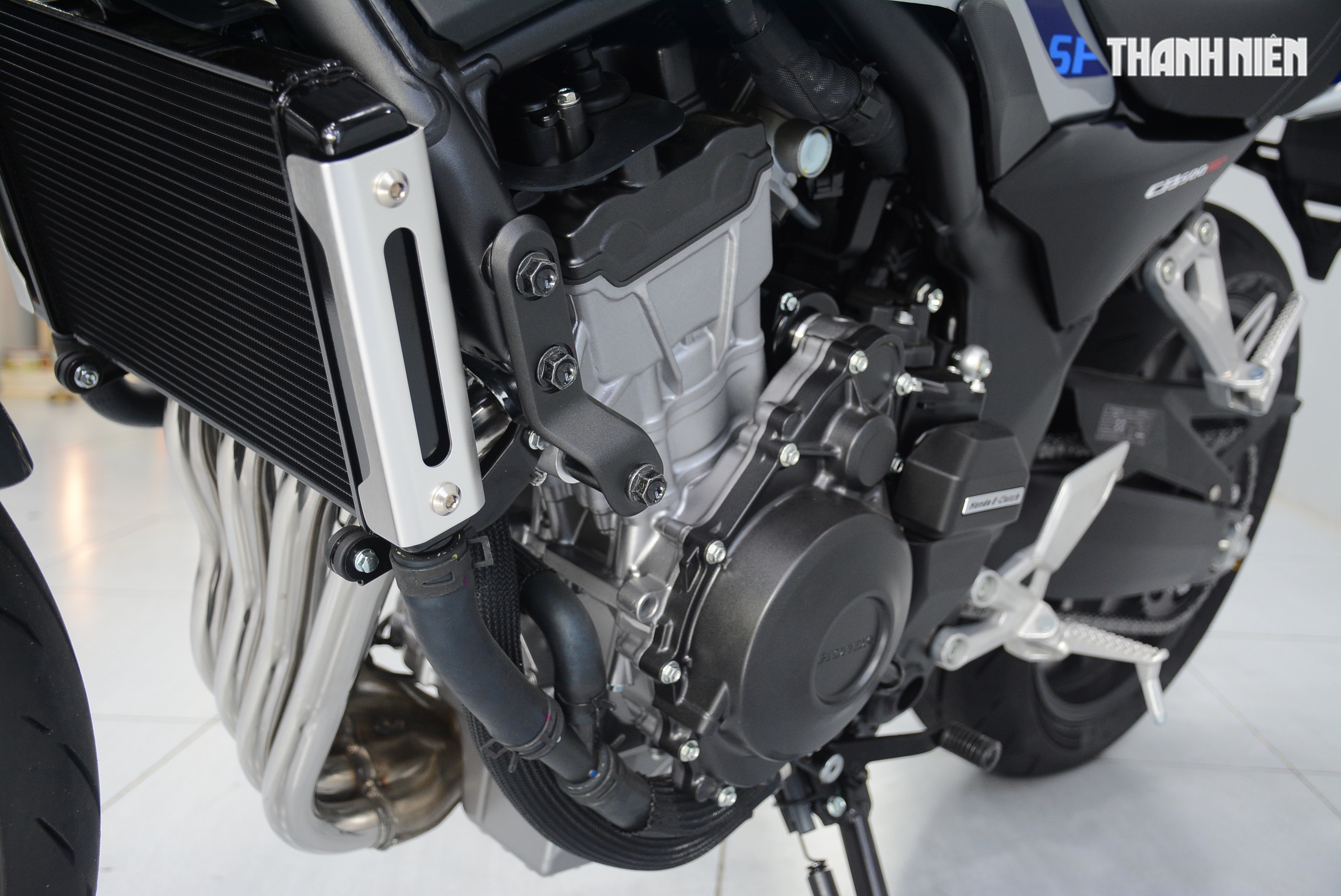 Honda CB500SF Super Four 2026 đầu ti&ecirc;n về Việt Nam, gi&aacute; từ 285 triệu đồng- Ảnh 10.
