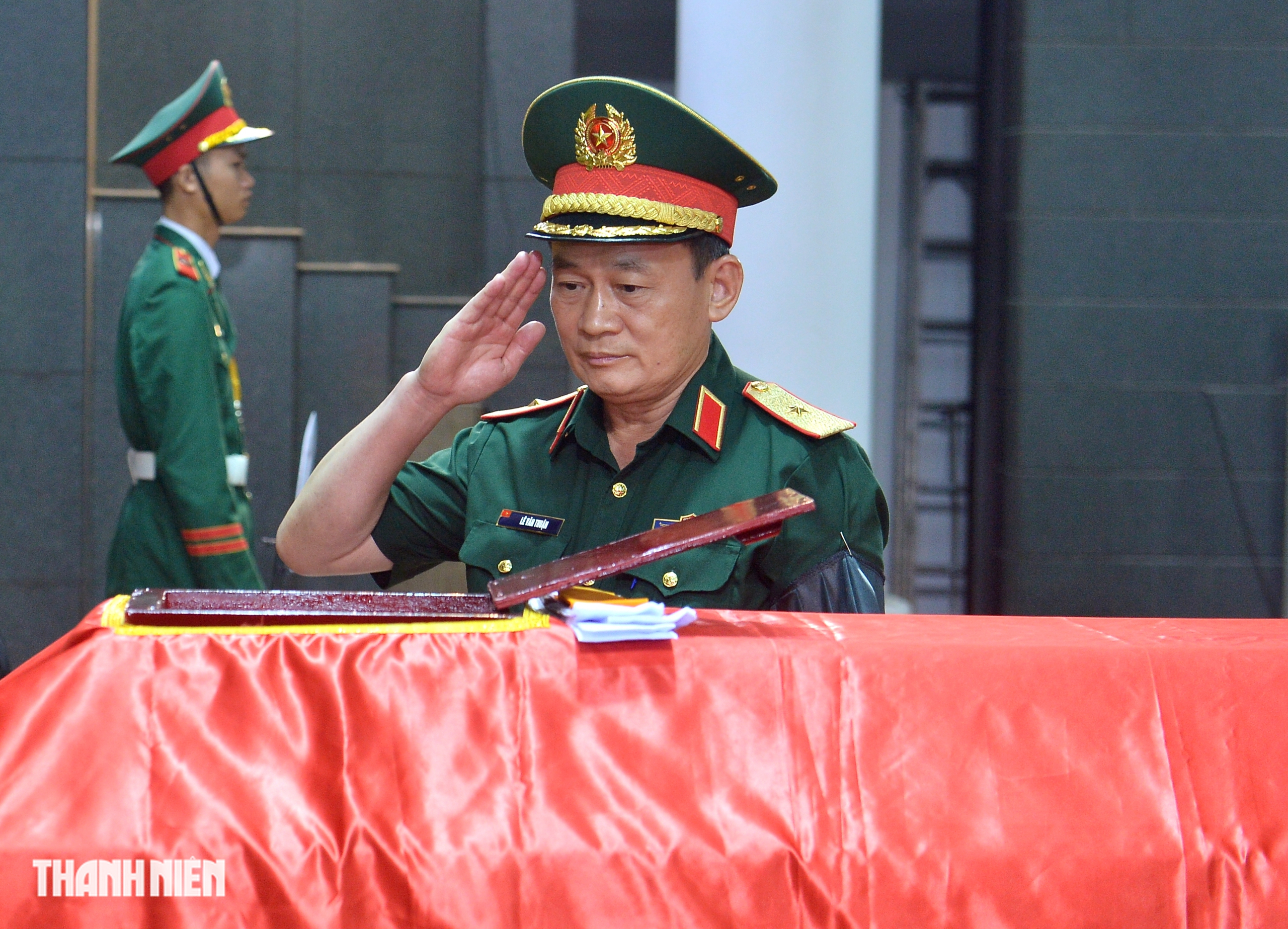Nước mắt tiễn biệt Anh h&ugrave;ng La Văn Cầu - Ảnh 6.