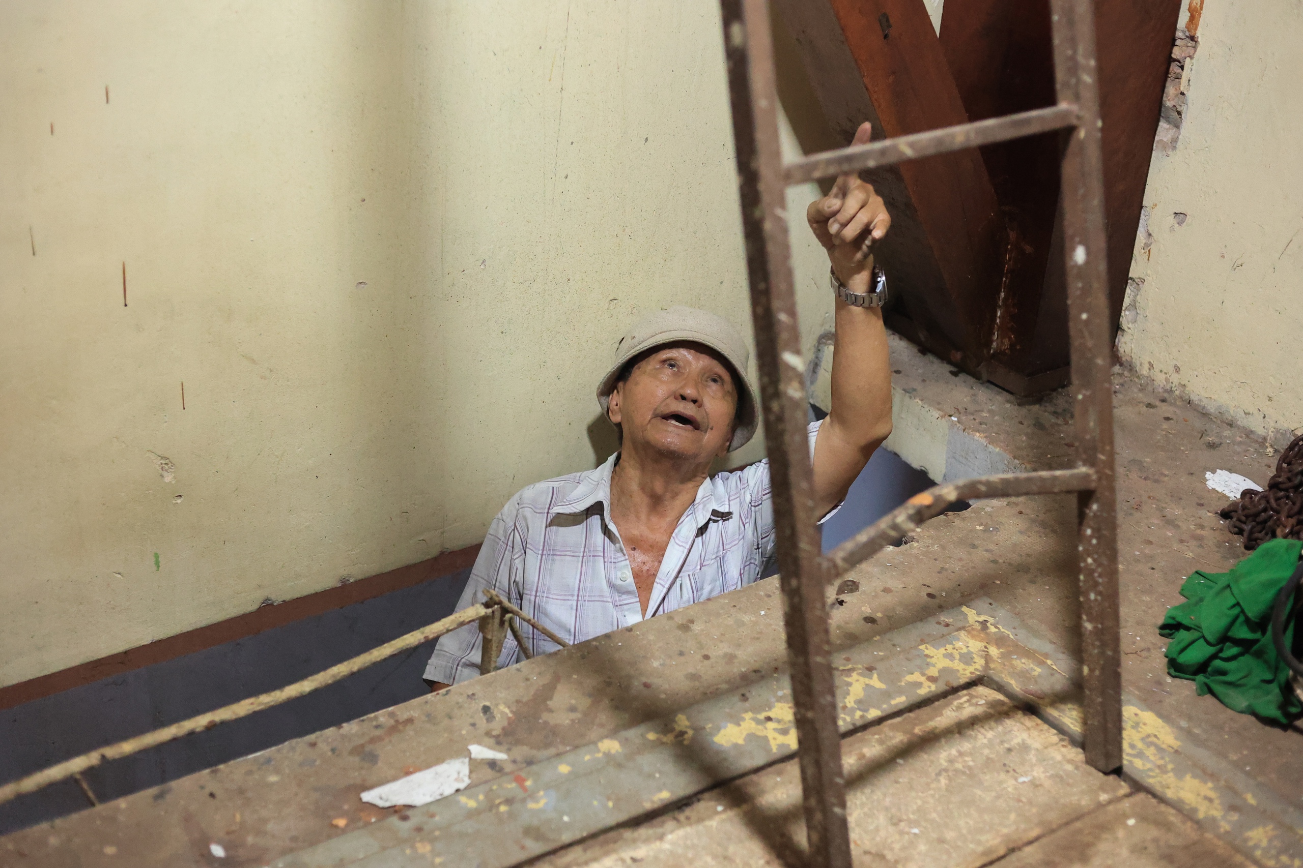 Người đàn ông gần 4 thập kỷ kéo chuông nhà thờ trăm tuổi ở TP.HCM- Ảnh 10.