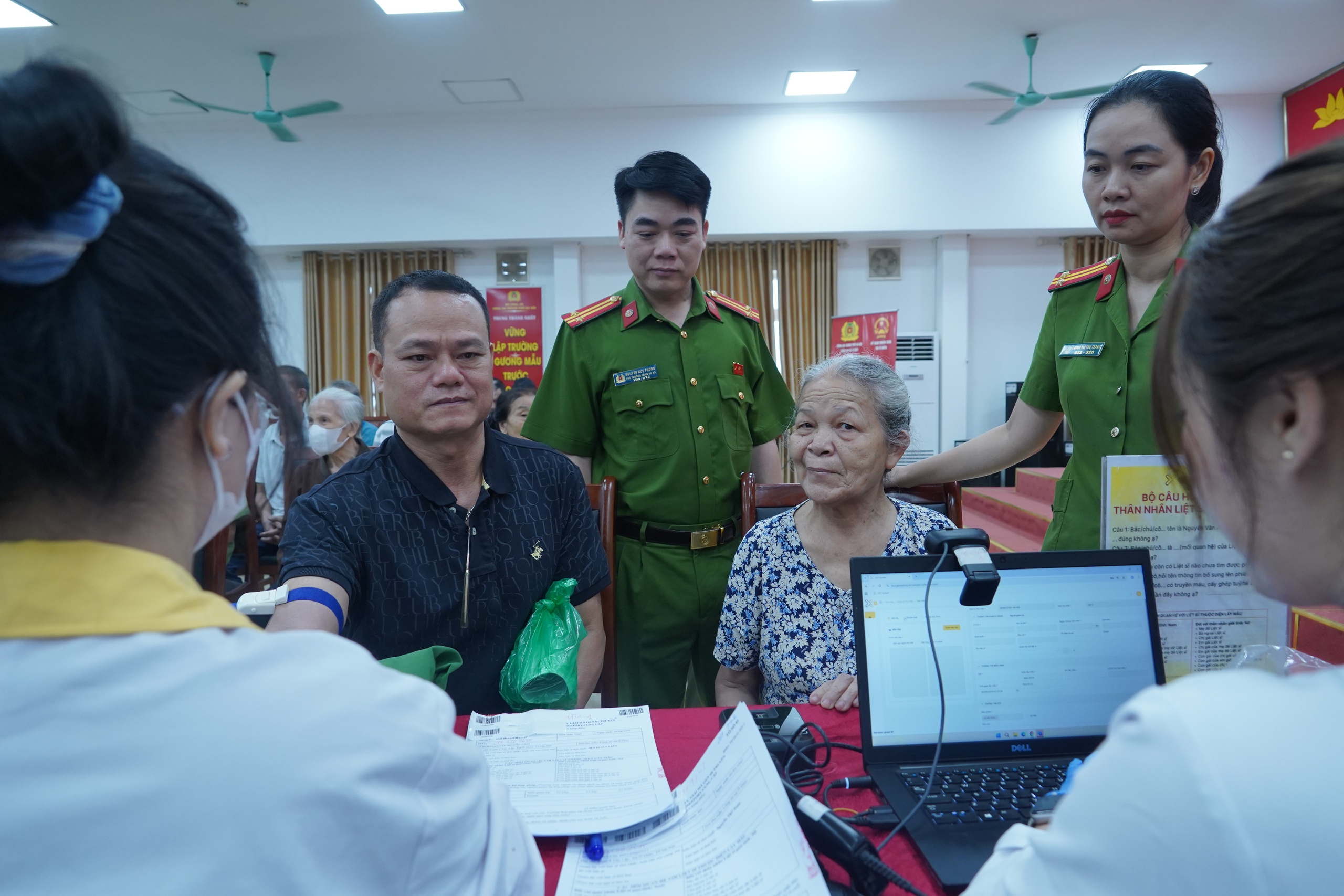 Kỳ vọng các liệt sĩ sớm trở về với quê hương từ chiến dịch thu nhận mẫu ADN- Ảnh 8.
