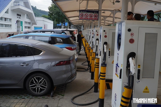 'Nóng' cuộc đua phủ hạ tầng trạm sạc xe điện toàn cầu- Ảnh 1.
