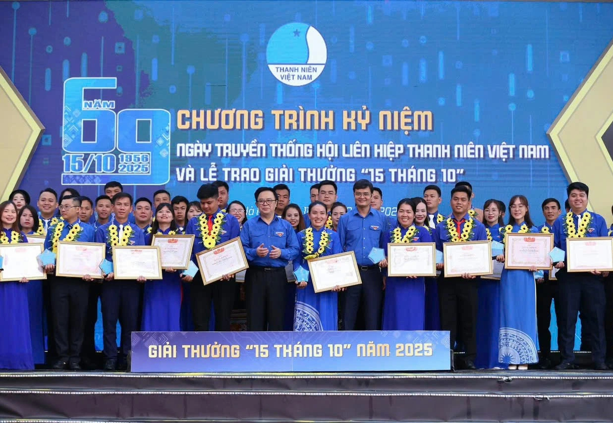 Nữ Bí thư Đoàn xã tiên phong chuyển đổi số, lan tỏa điều tử tế- Ảnh 1. Nữ Bí thư Đoàn xã tiên phong chuyển đổi số, lan tỏa điều tử tế- Ảnh 1.