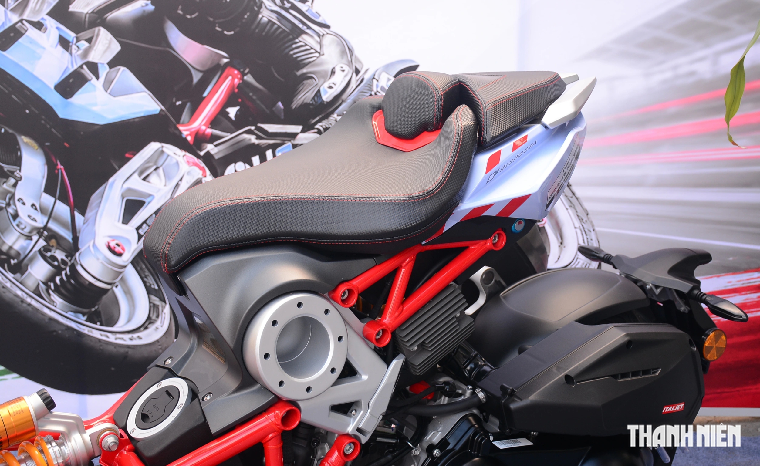 Xe tay ga Italjet Dragster 300 Gresini Edition về Việt Nam: Chỉ 40 chiếc, gi&aacute; 225 triệu - Ảnh 7.