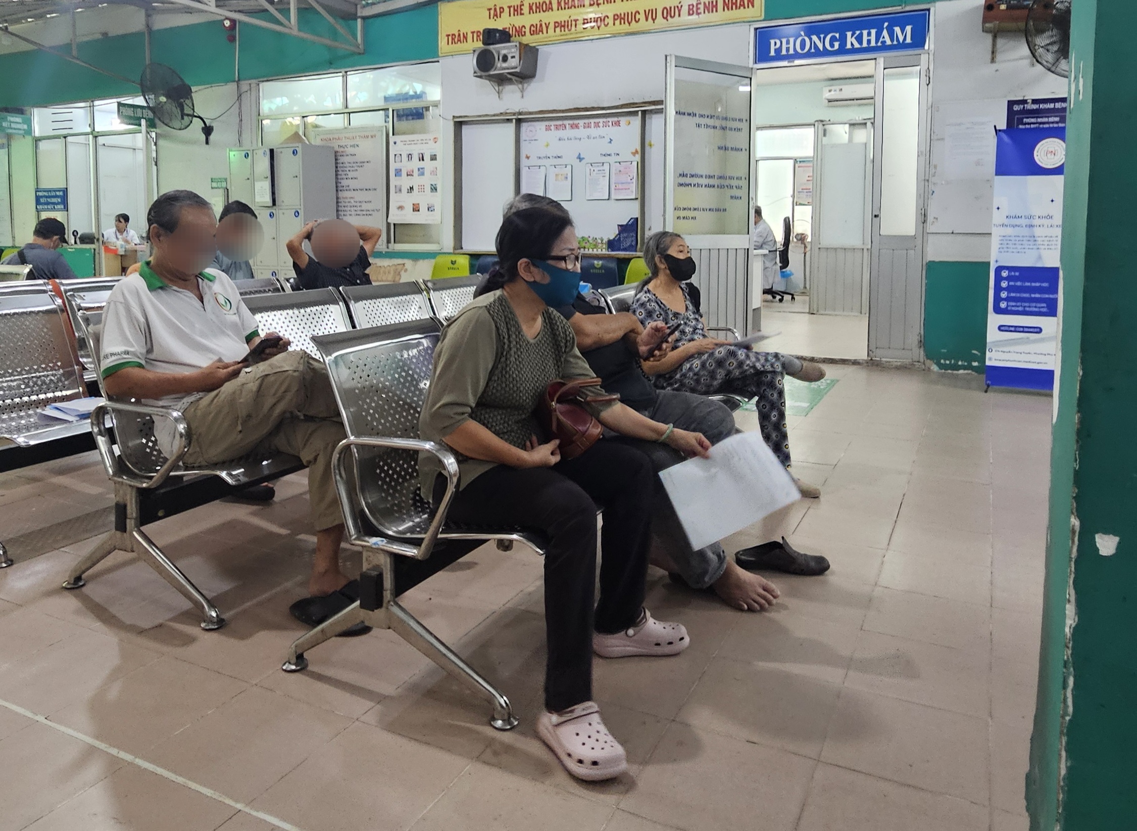 Thời tiết nóng gặp thuốc huyết áp: Nguy cơ tụt huyết áp, suy thận ở người lớn tuổi - Ảnh 2.