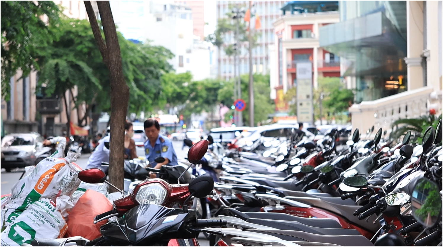 Một chỗ đậu xe khó tìm đang kéo theo bao nhiêu rắc rối cho thành phố? - Ảnh 5.