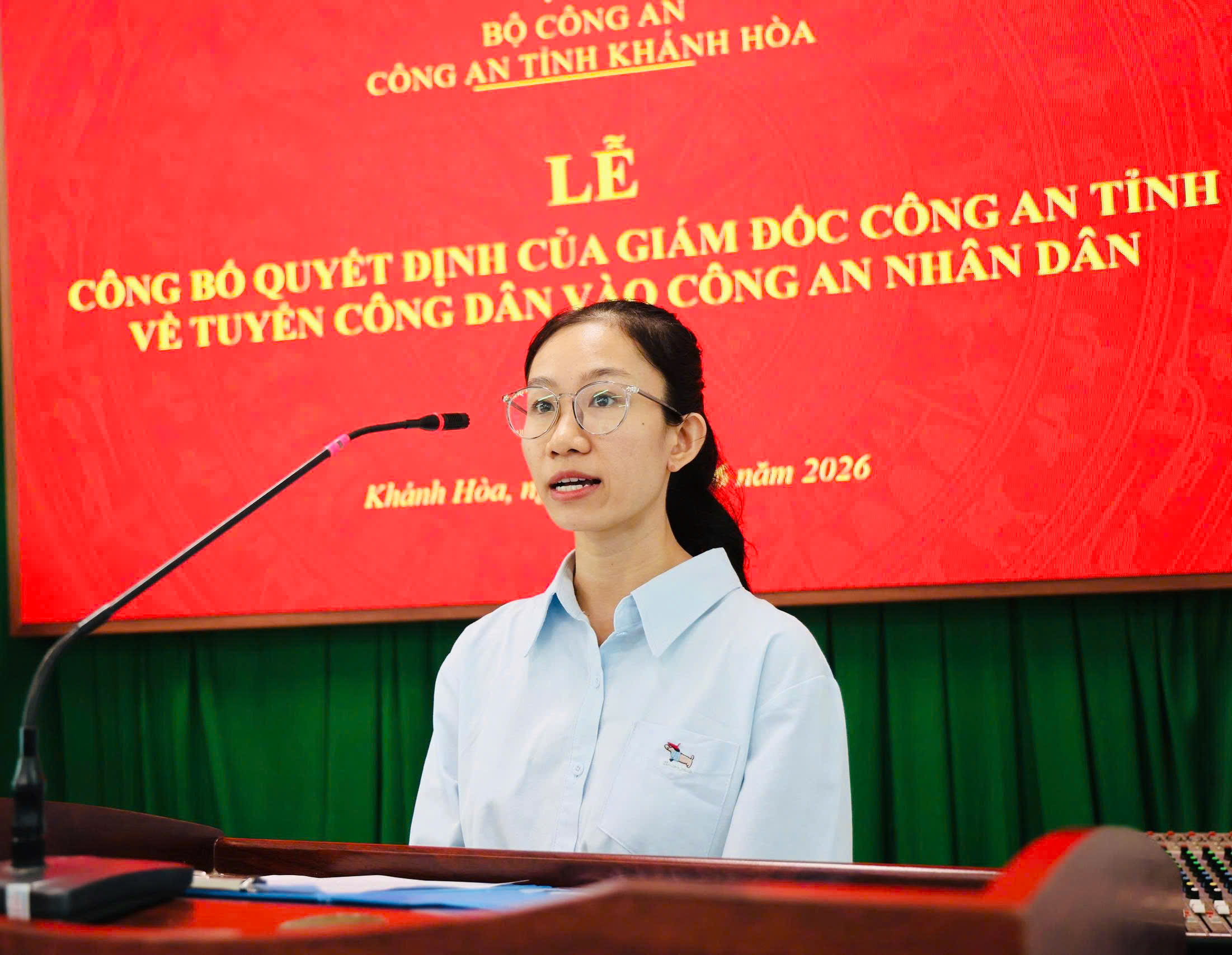 Vợ thiếu tá Nguyễn Xuân Hải nguyện tiếp nối màu áo công an của chồng- Ảnh 1.