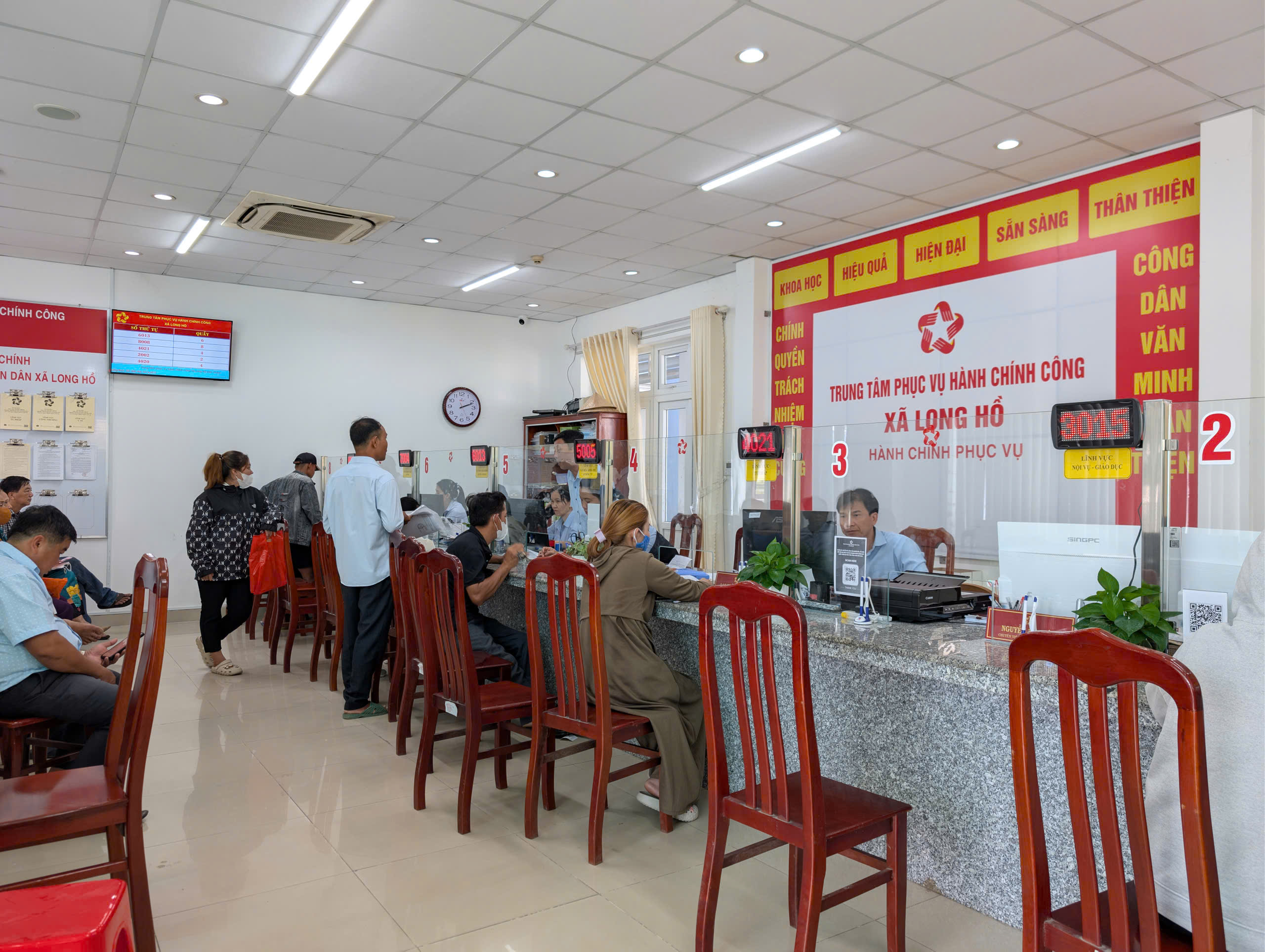 Vĩnh Long thi tuyển vào công chức 683 người hoạt động không chuyên trách- Ảnh 2. Vĩnh Long thi tuyển vào công chức 683 người hoạt động không chuyên trách- Ảnh 2.