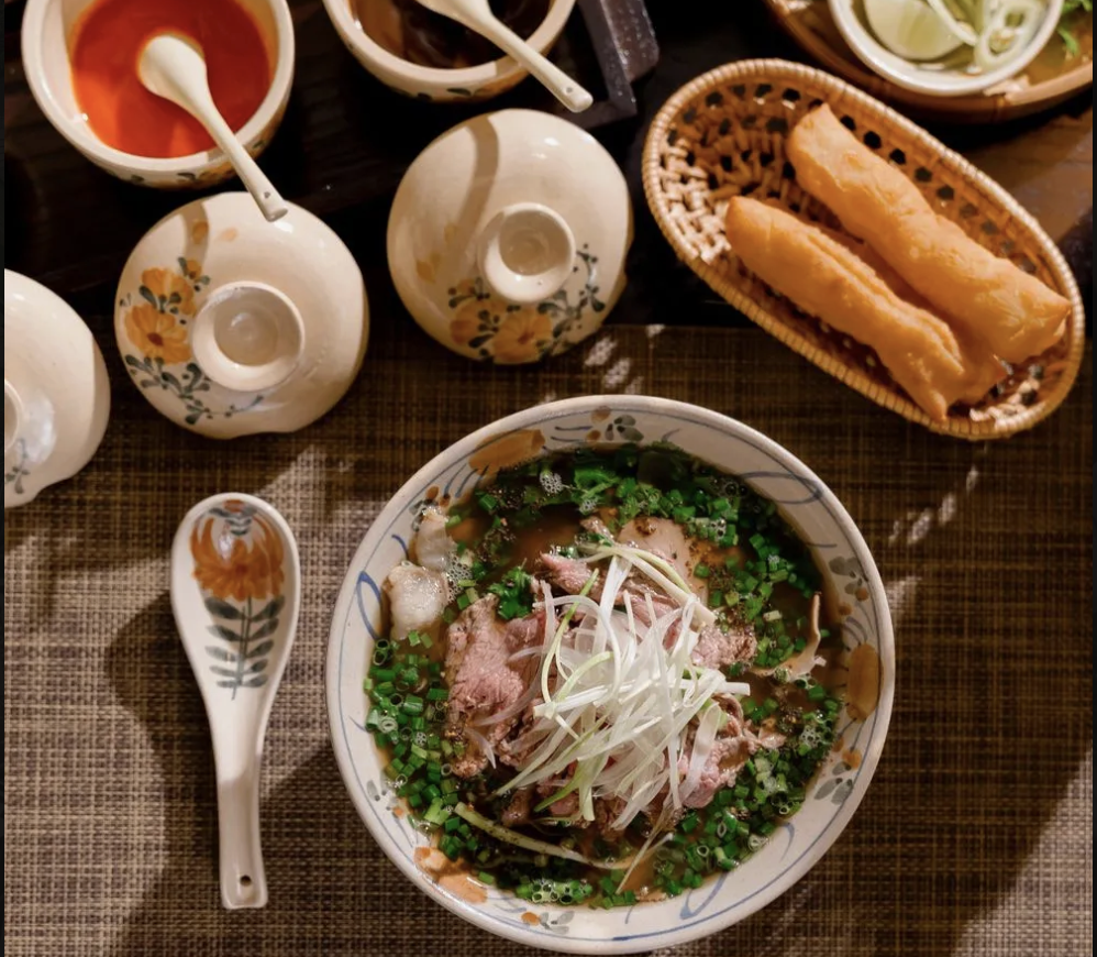 Qu&aacute;n phở TP.HCM bất ngờ đ&oacute;ng cửa ngay trước ng&agrave;y Michelin vinh danh: L&yacute; do l&agrave; g&igrave;? - Ảnh 1.