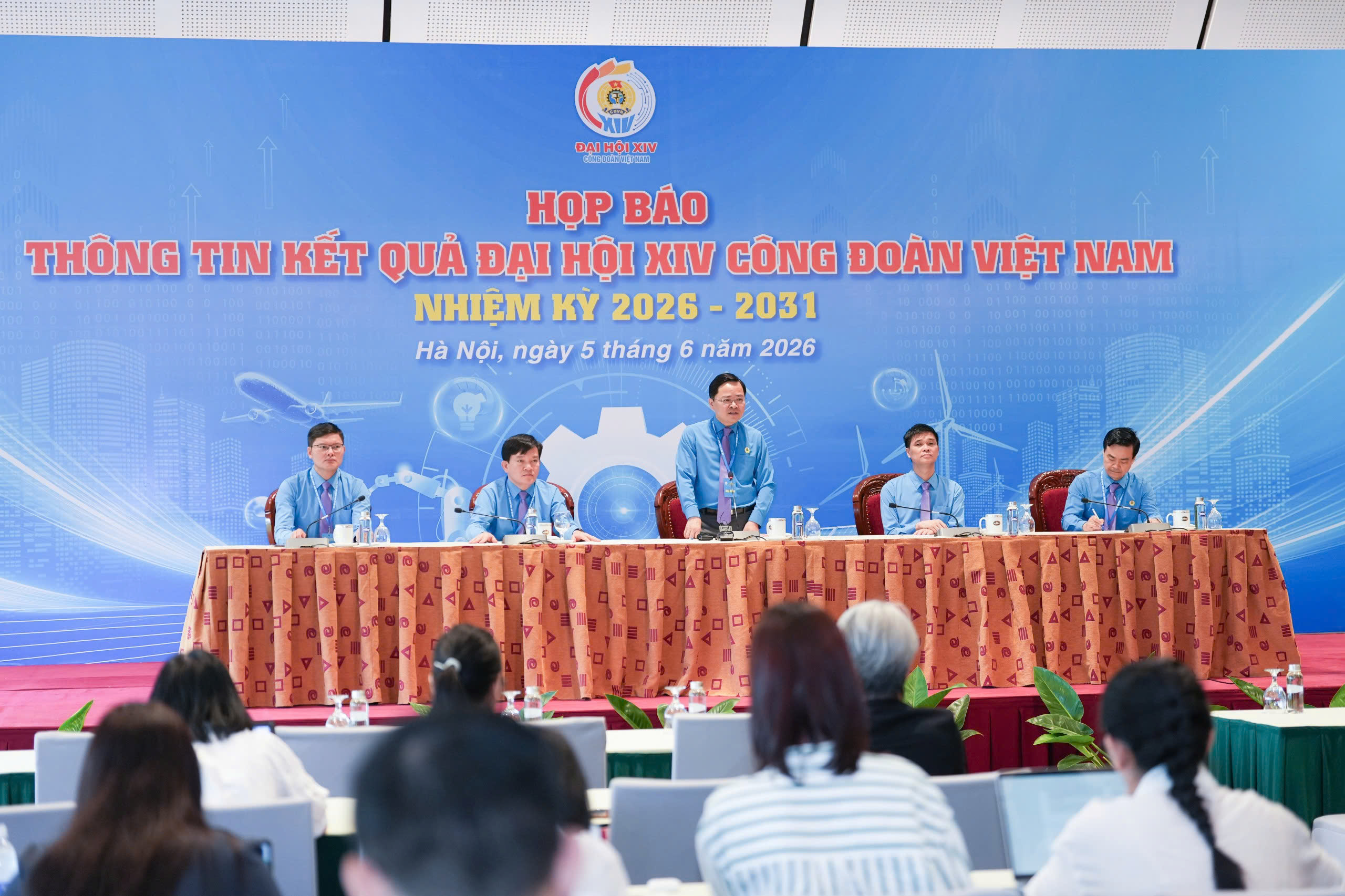 Công đoàn lý giải đề xuất bổ sung thêm 2 ngày nghỉ lễ

- Ảnh 2.