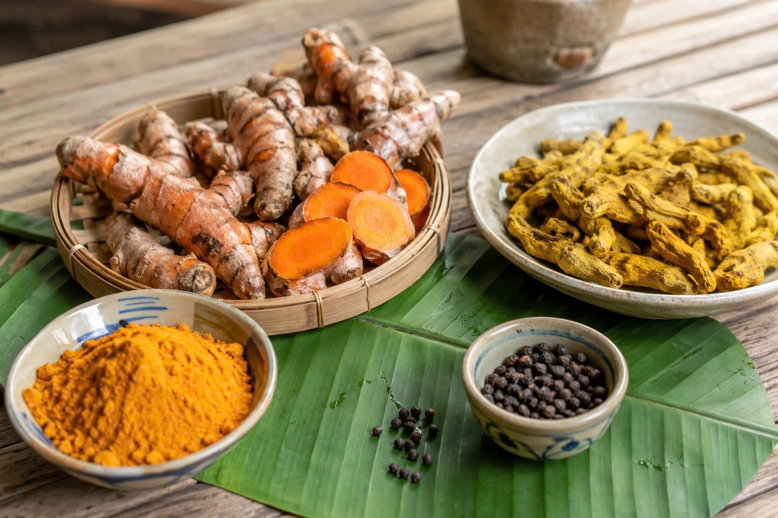 Nghệ tươi hay bột nghệ: Loại nào giúp cơ thể hấp thu curcumin tốt hơn? - Ảnh 1.