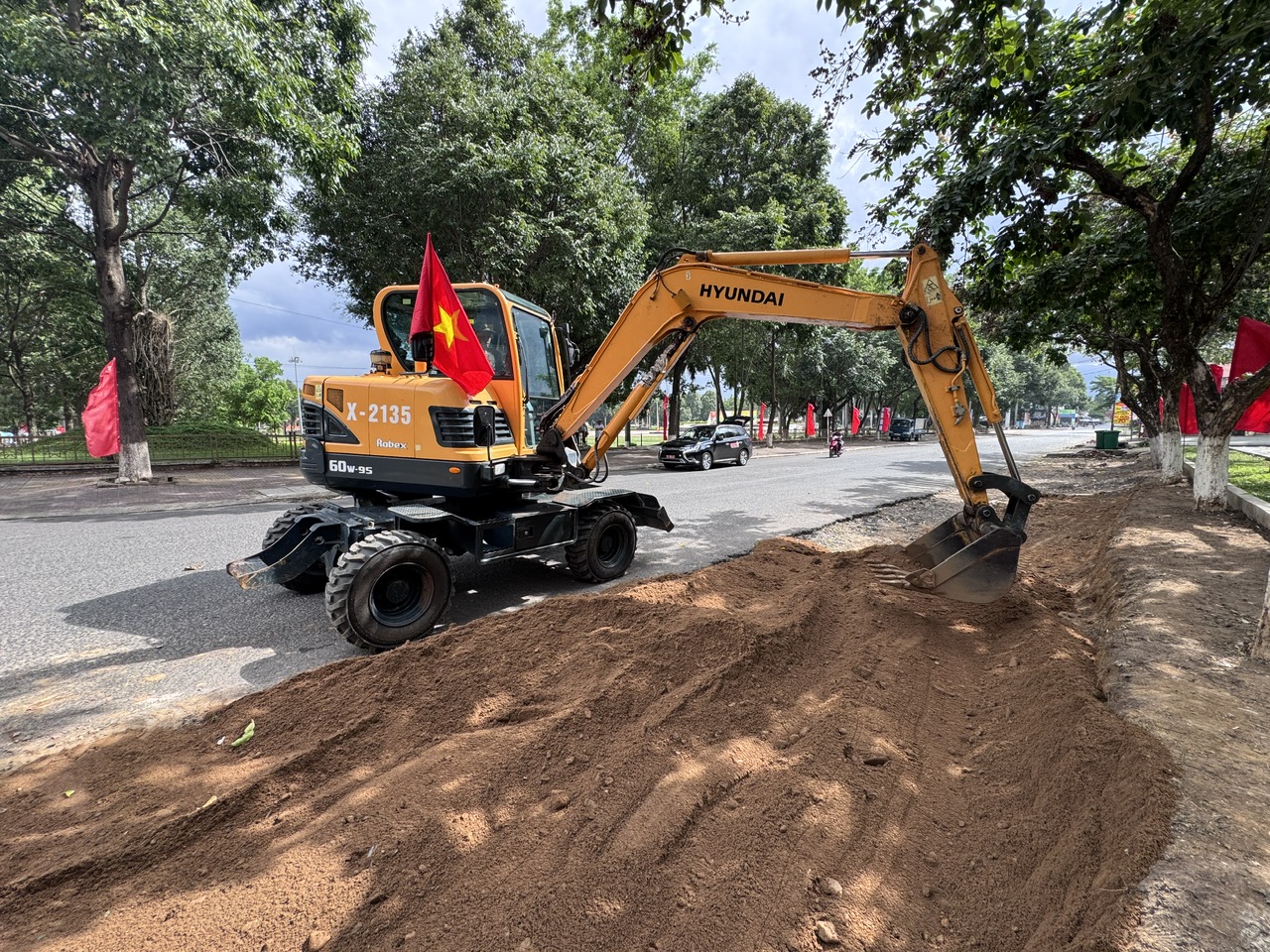 Phó thủ tướng Chính phủ dự lễ tìm kiếm hài cốt liệt sĩ tại Quảng Ngãi- Ảnh 2. Phó thủ tướng Chính phủ dự lễ tìm kiếm hài cốt liệt sĩ tại Quảng Ngãi- Ảnh 2.
