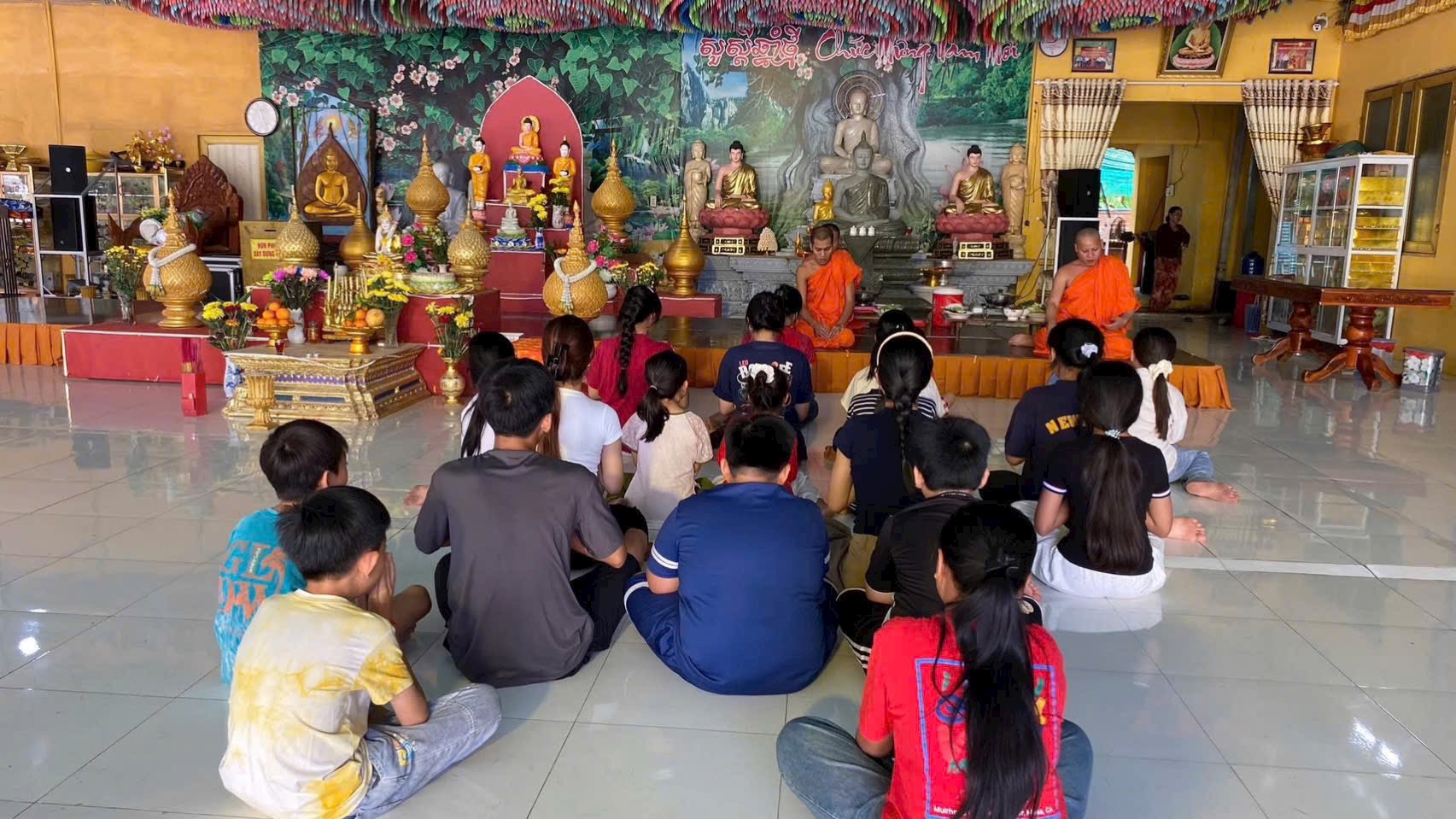 Ngôi chùa ở TP.HCM giữ tiếng mẹ đẻ cho trẻ em Khmer- Ảnh 1. Ngôi chùa ở TP.HCM giữ tiếng mẹ đẻ cho trẻ em Khmer- Ảnh 1.